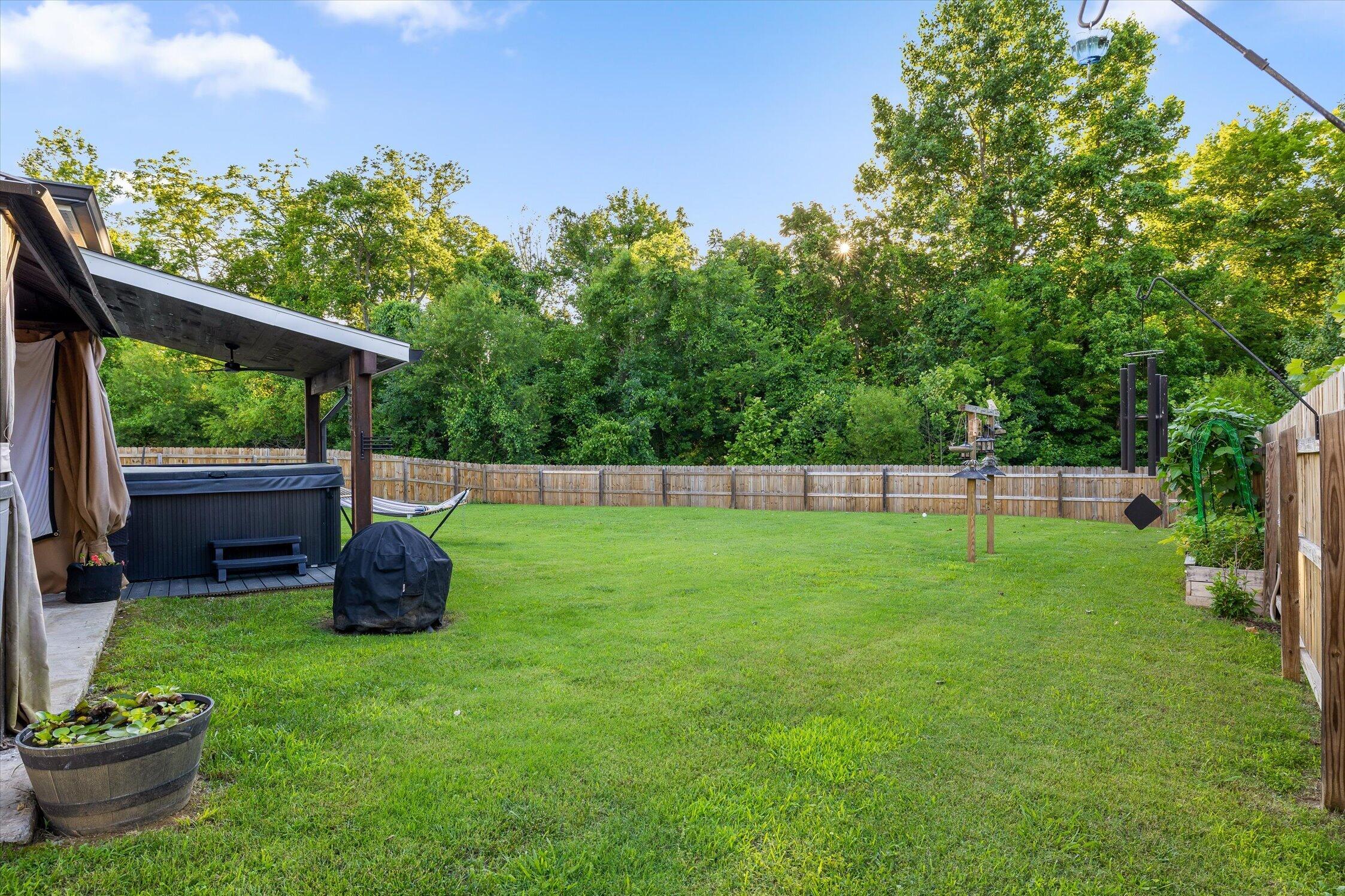 1928 Little Pond Road NE
