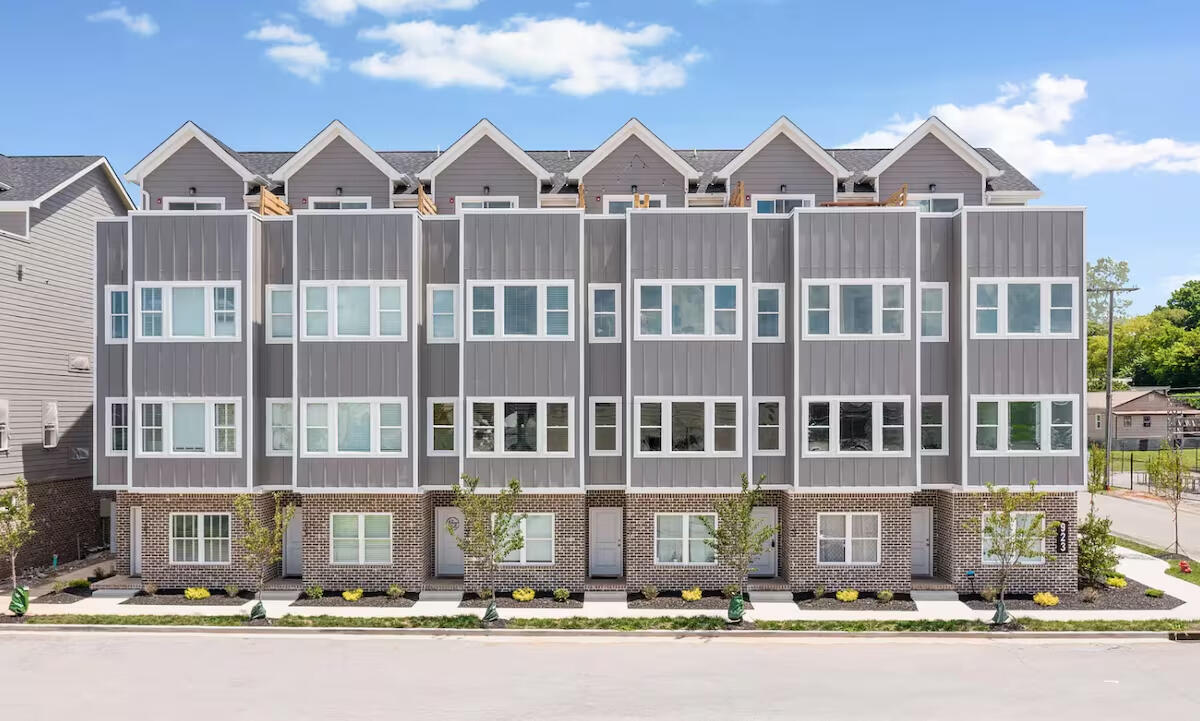 917 E 17th Street, 105