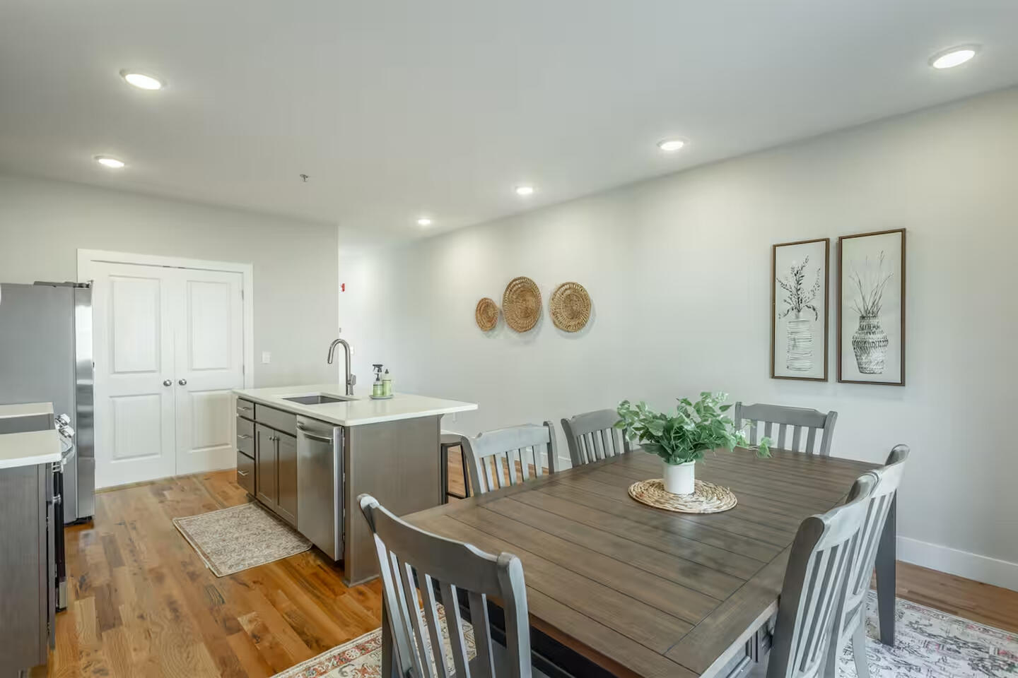 917 E 17th Street, 105