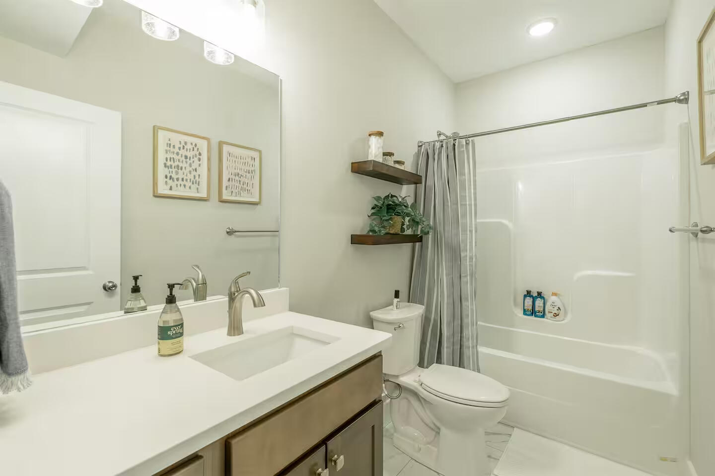 917 E 17th Street, 105