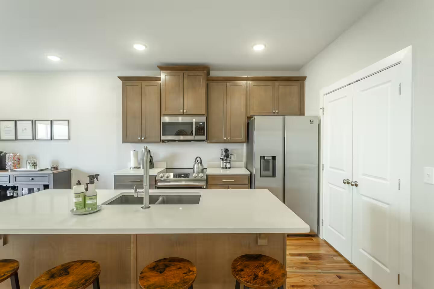 917 E 17th Street, 105
