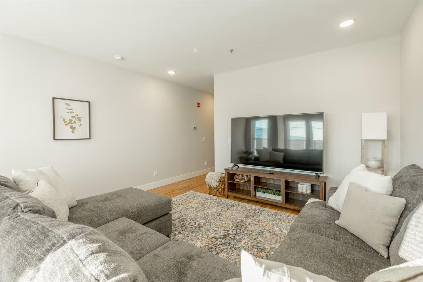 917 E 17th Street, 105