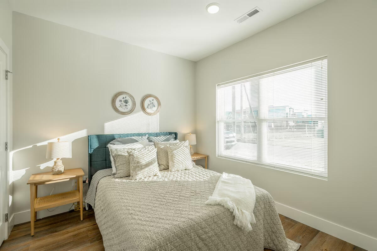 917 E 17th Street, 105