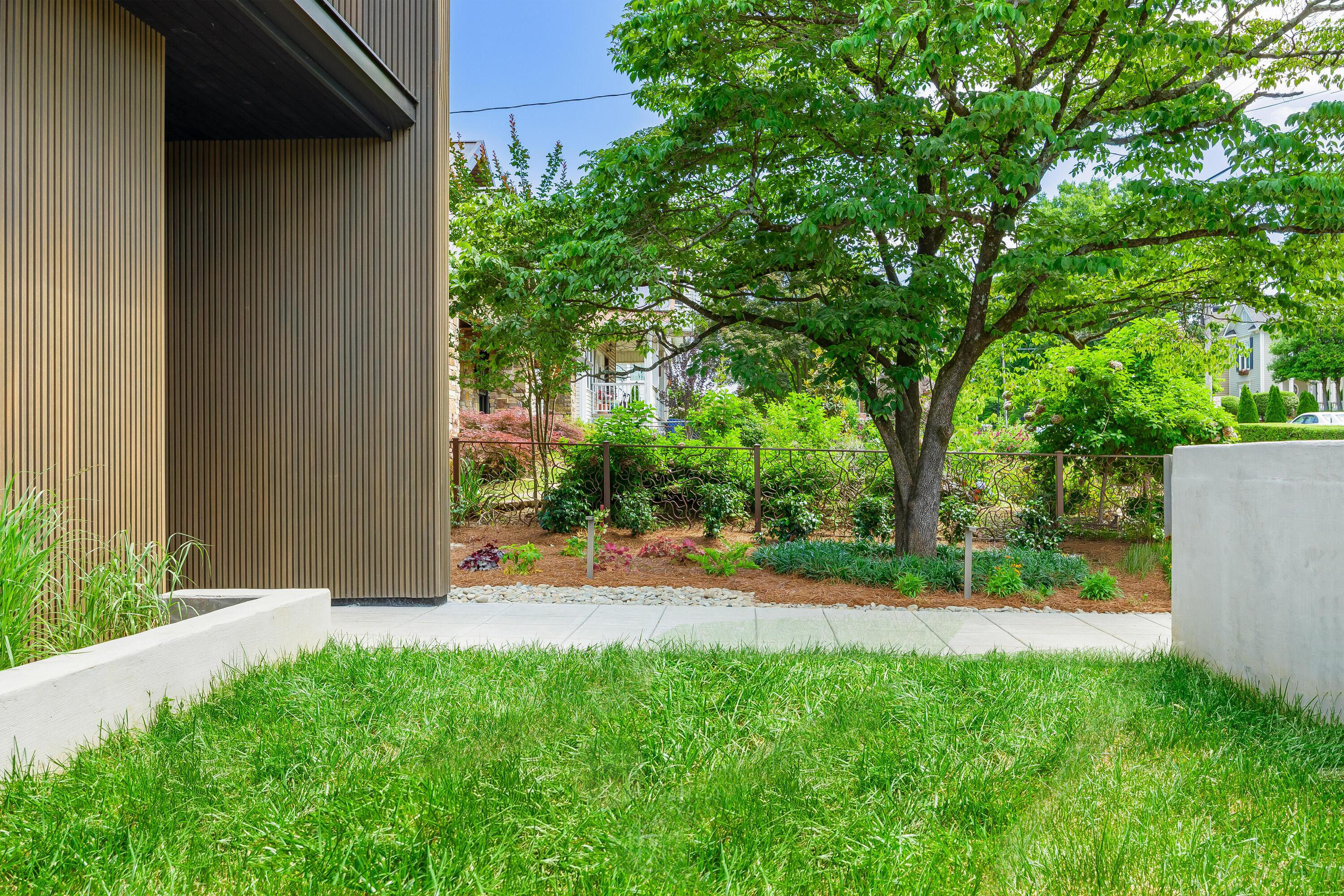 607 Forest Avenue