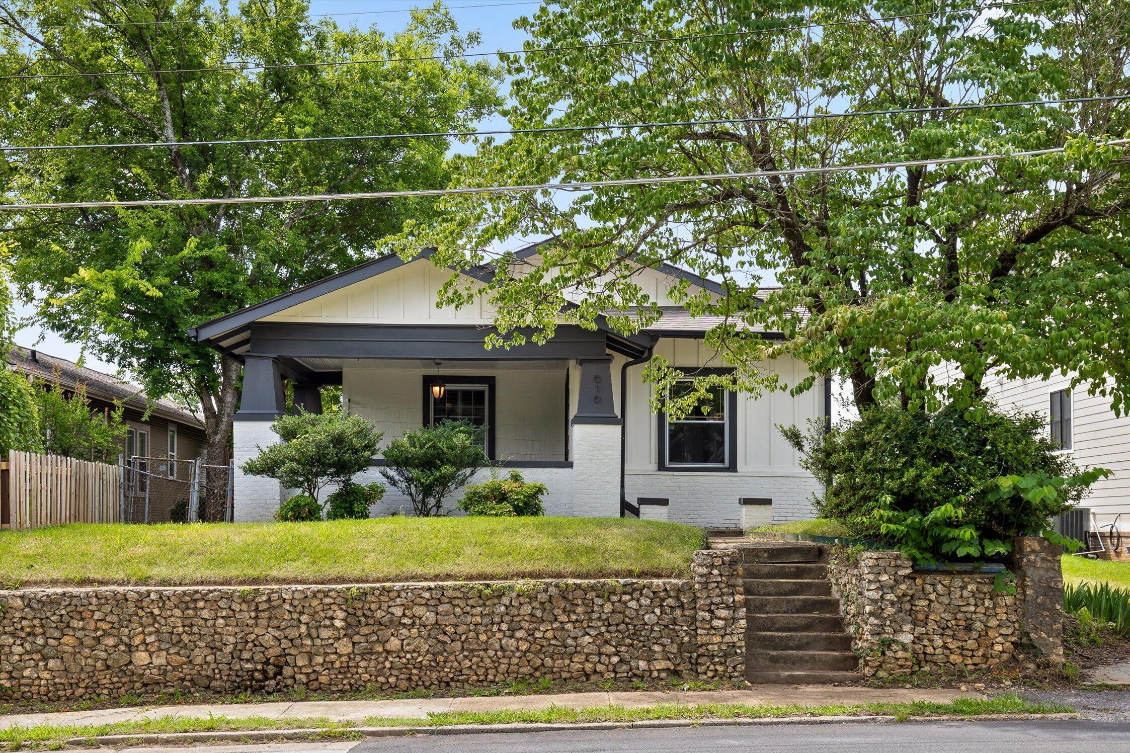 616 Barton Avenue