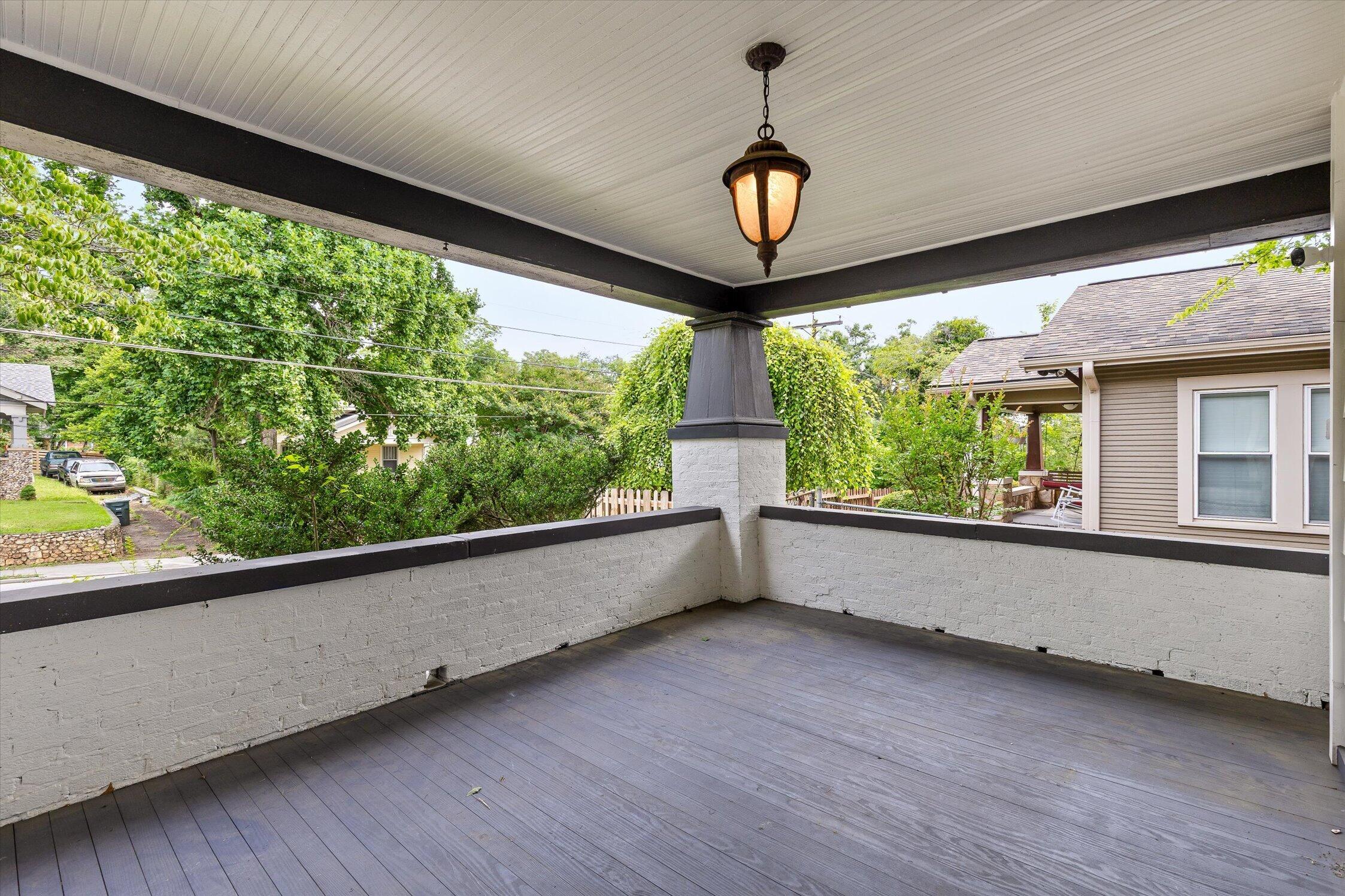 616 Barton Avenue