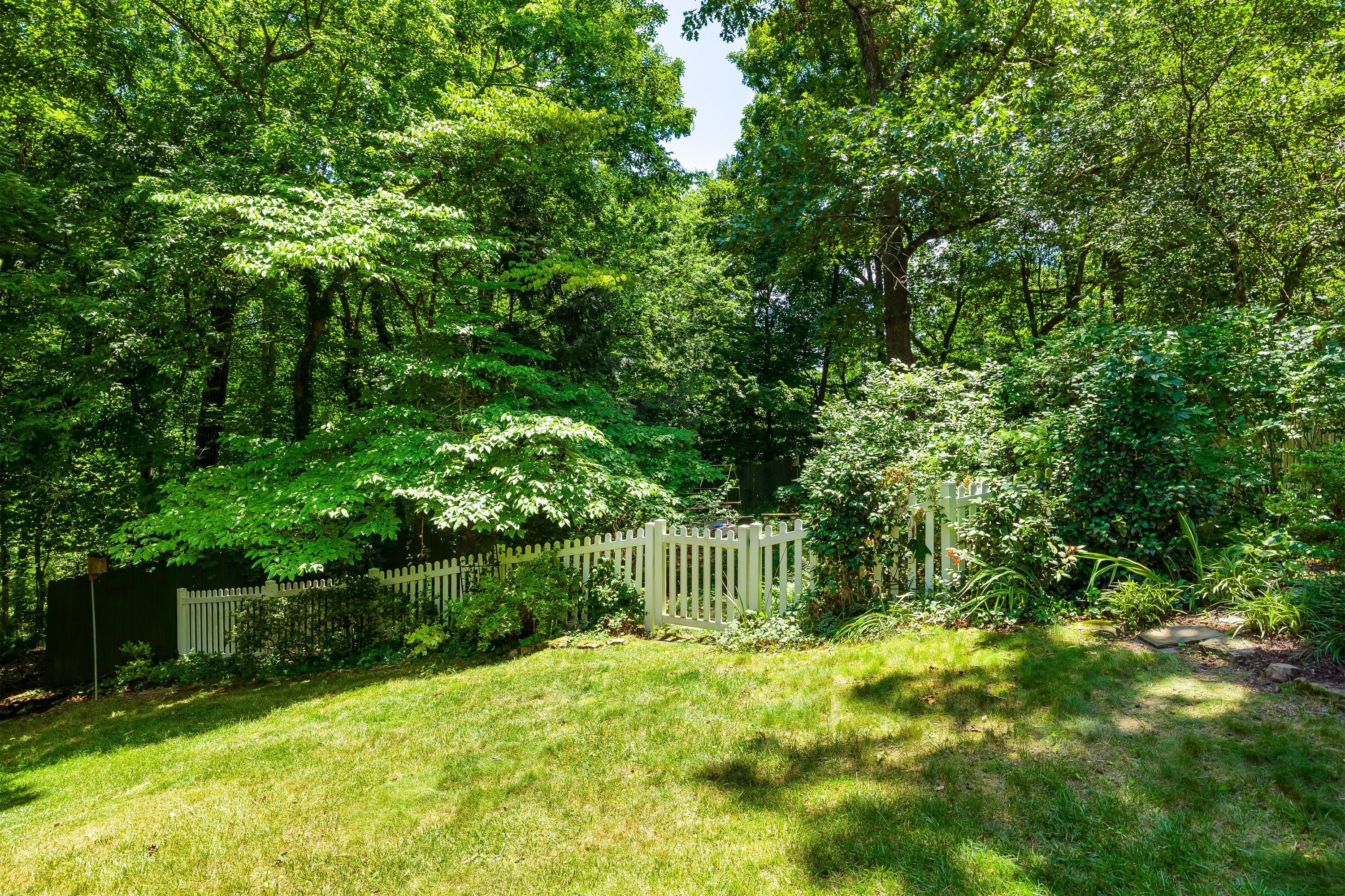 7229 Fairington Circle