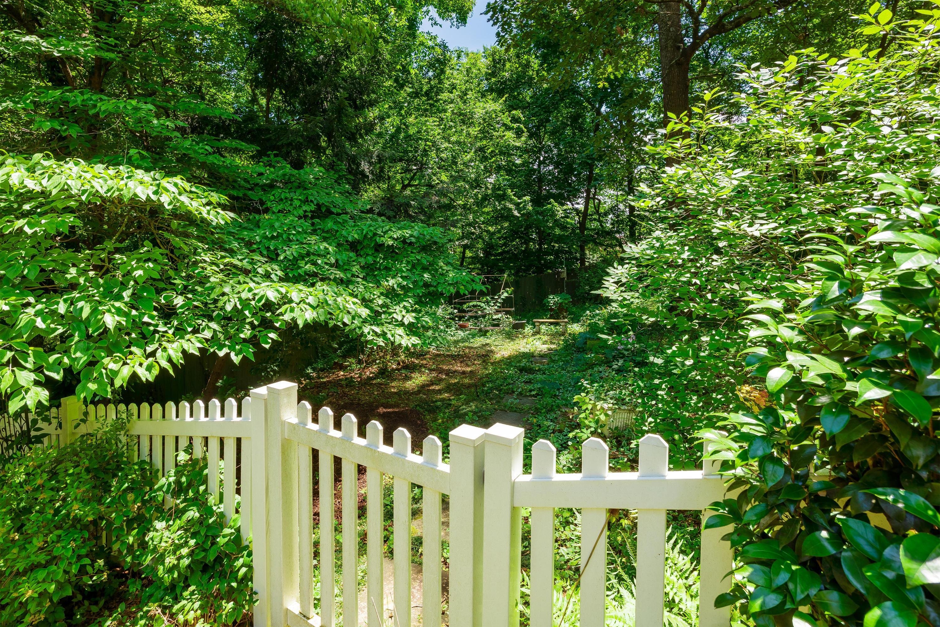 7229 Fairington Circle