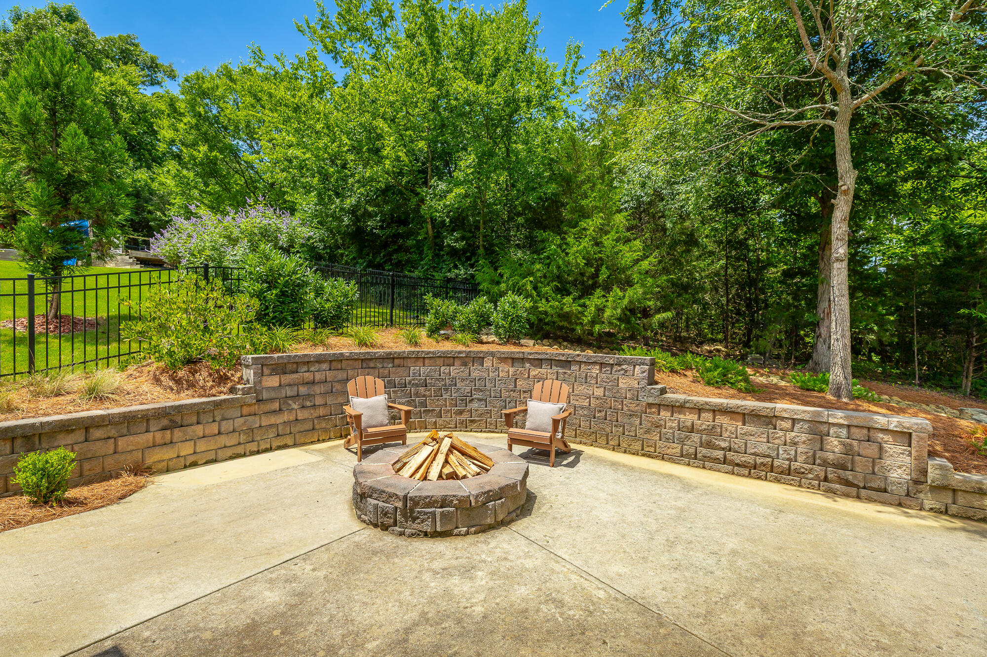 3600 Willow Lake Circle