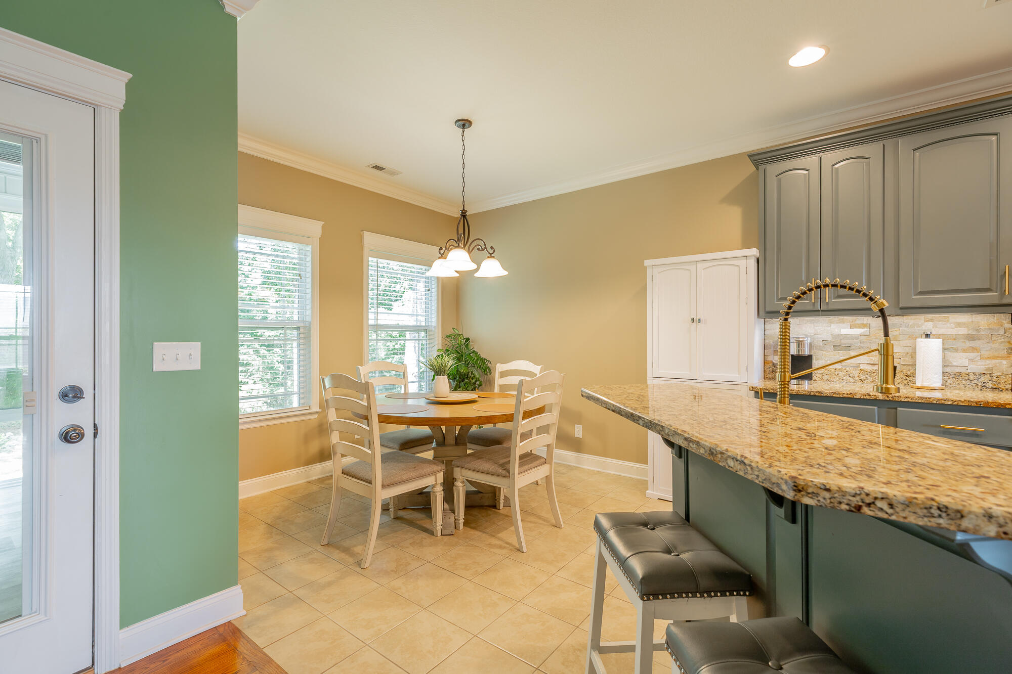 3600 Willow Lake Circle