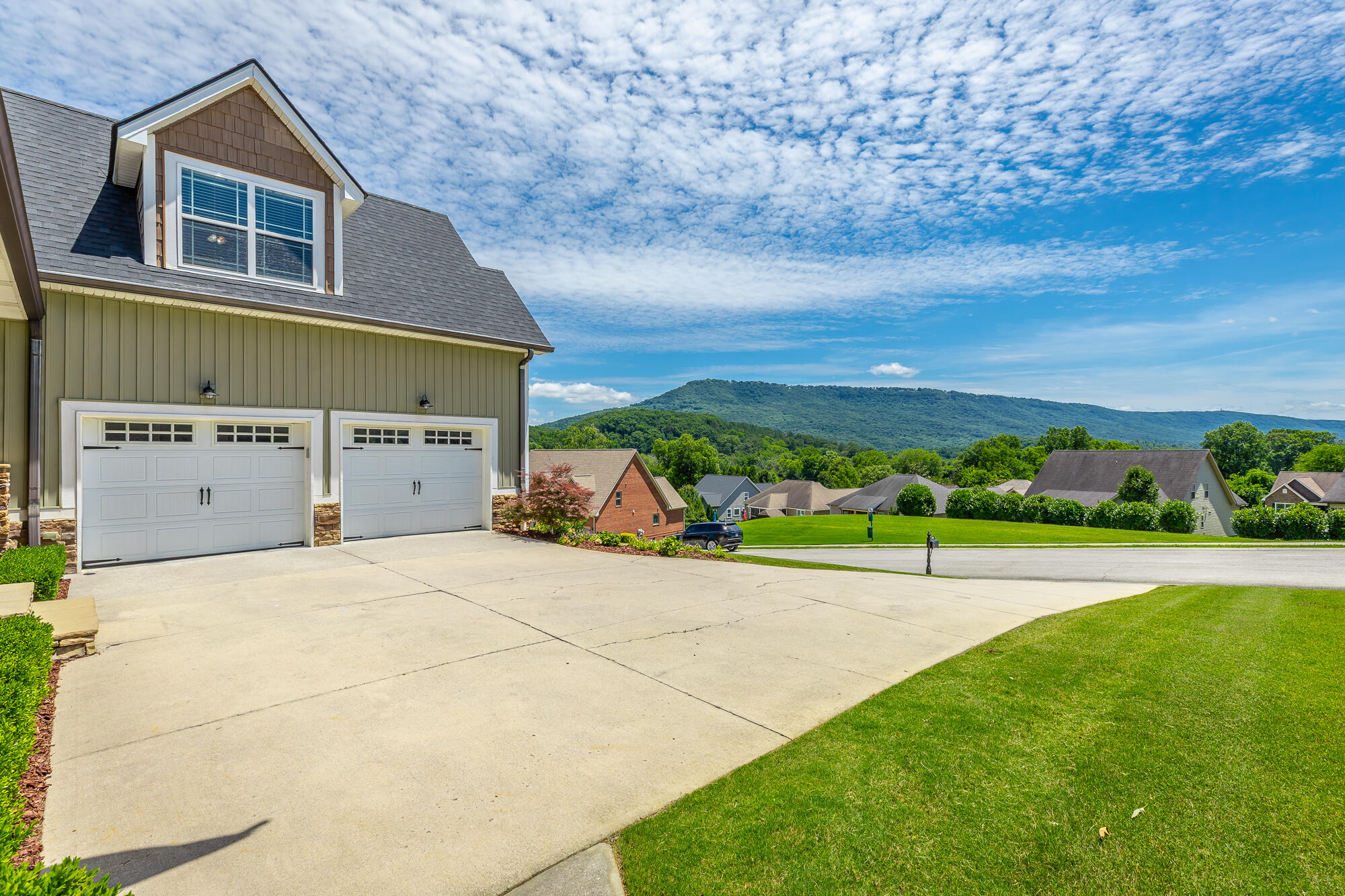 3600 Willow Lake Circle