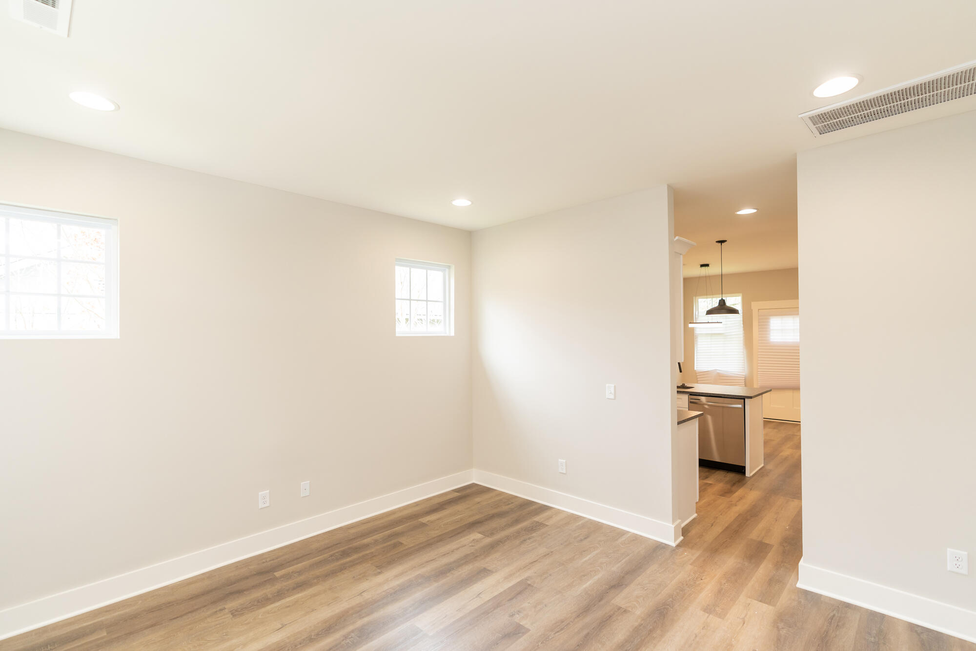 1517 E 49th Street