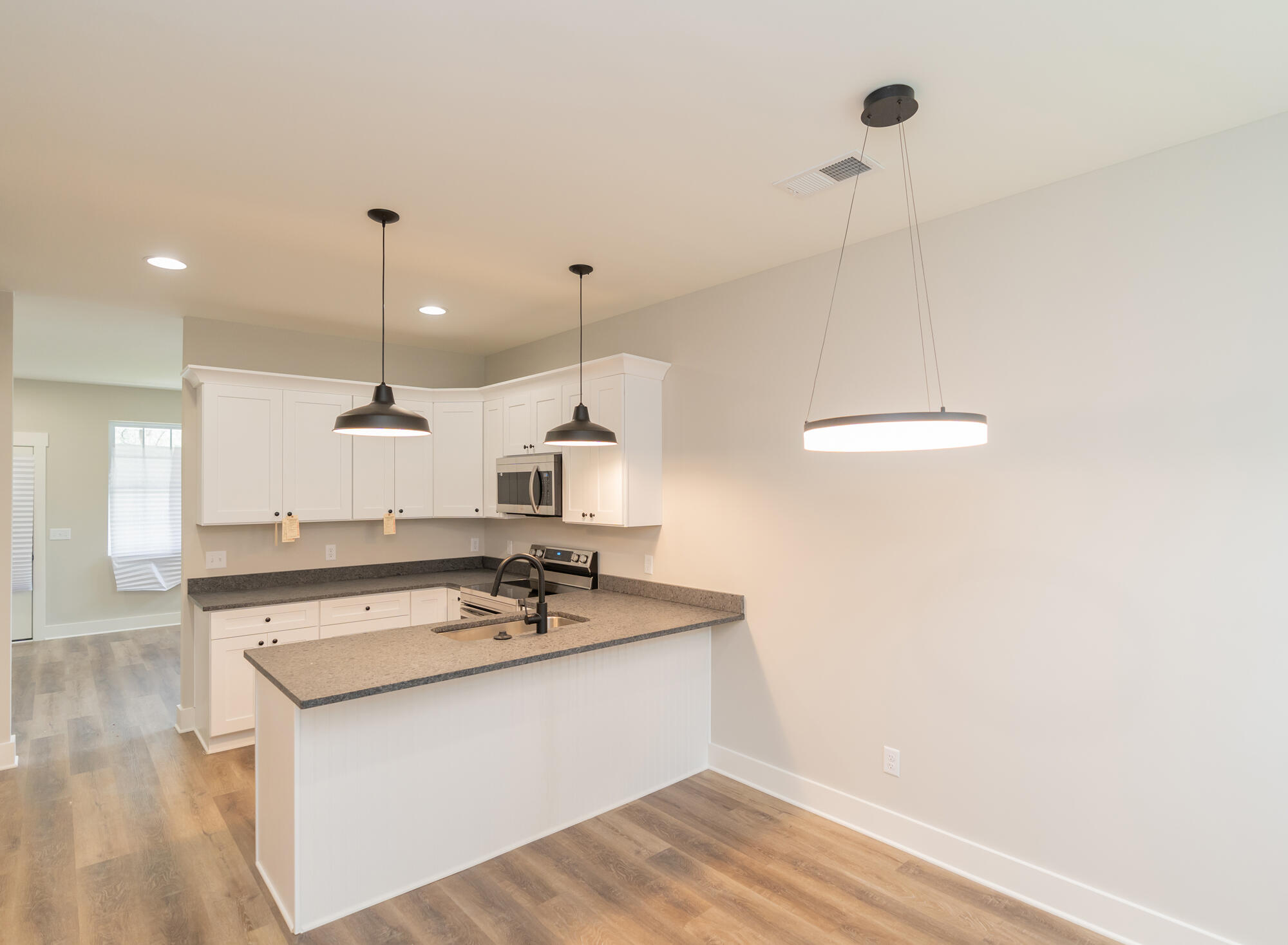 1517 E 49th Street