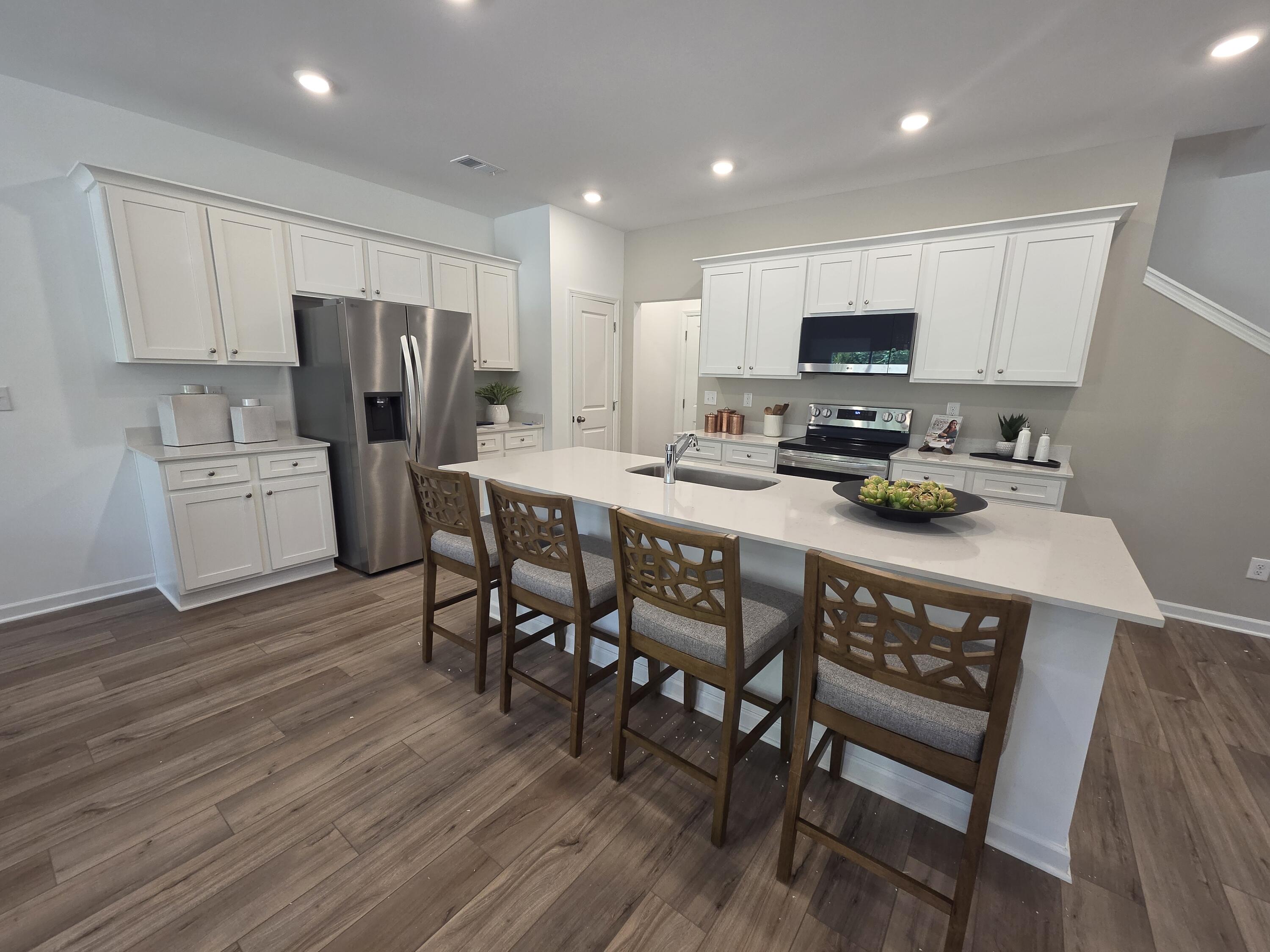 2580 Henson Court, 3
