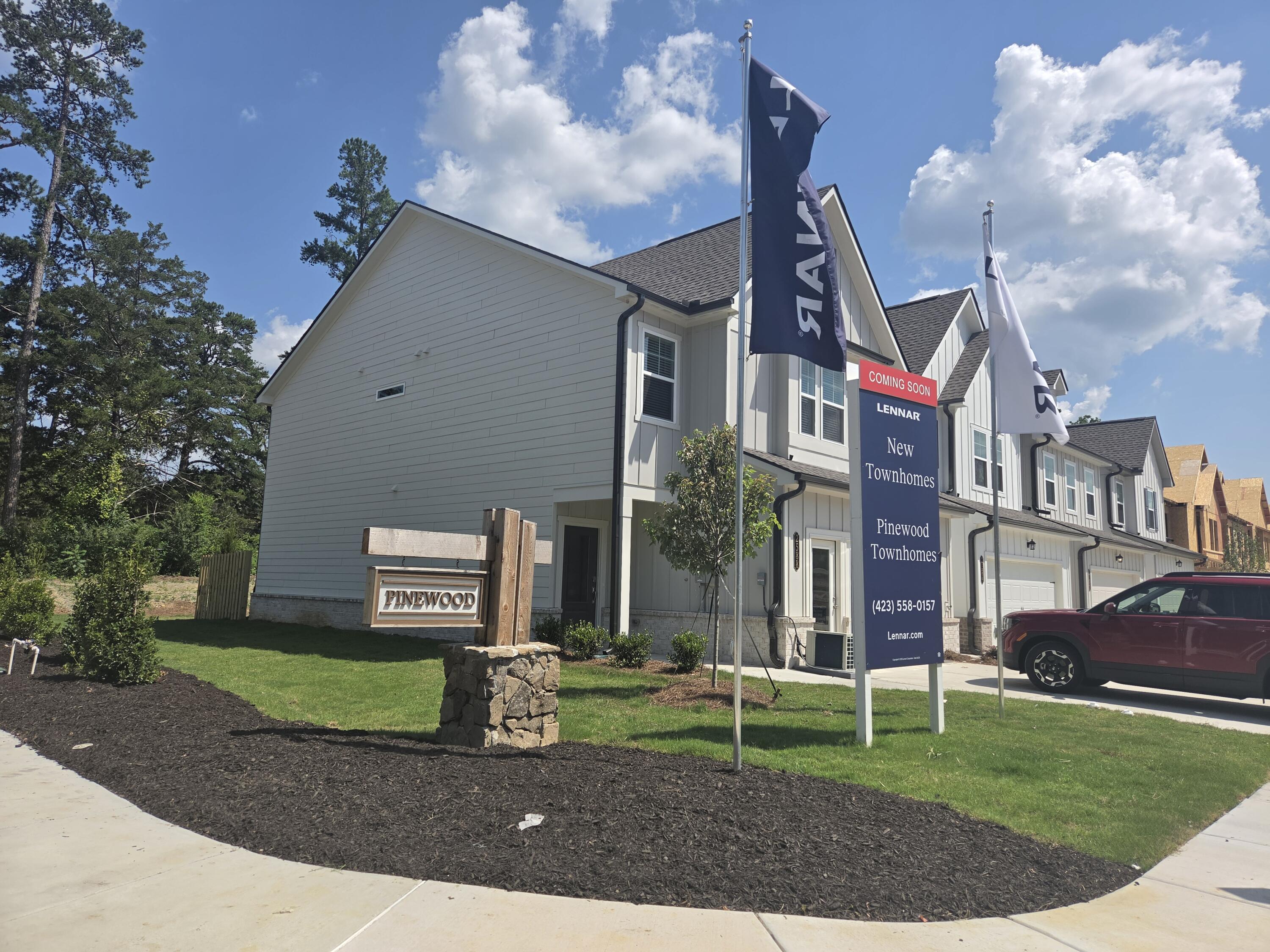 2580 Henson Court, 3