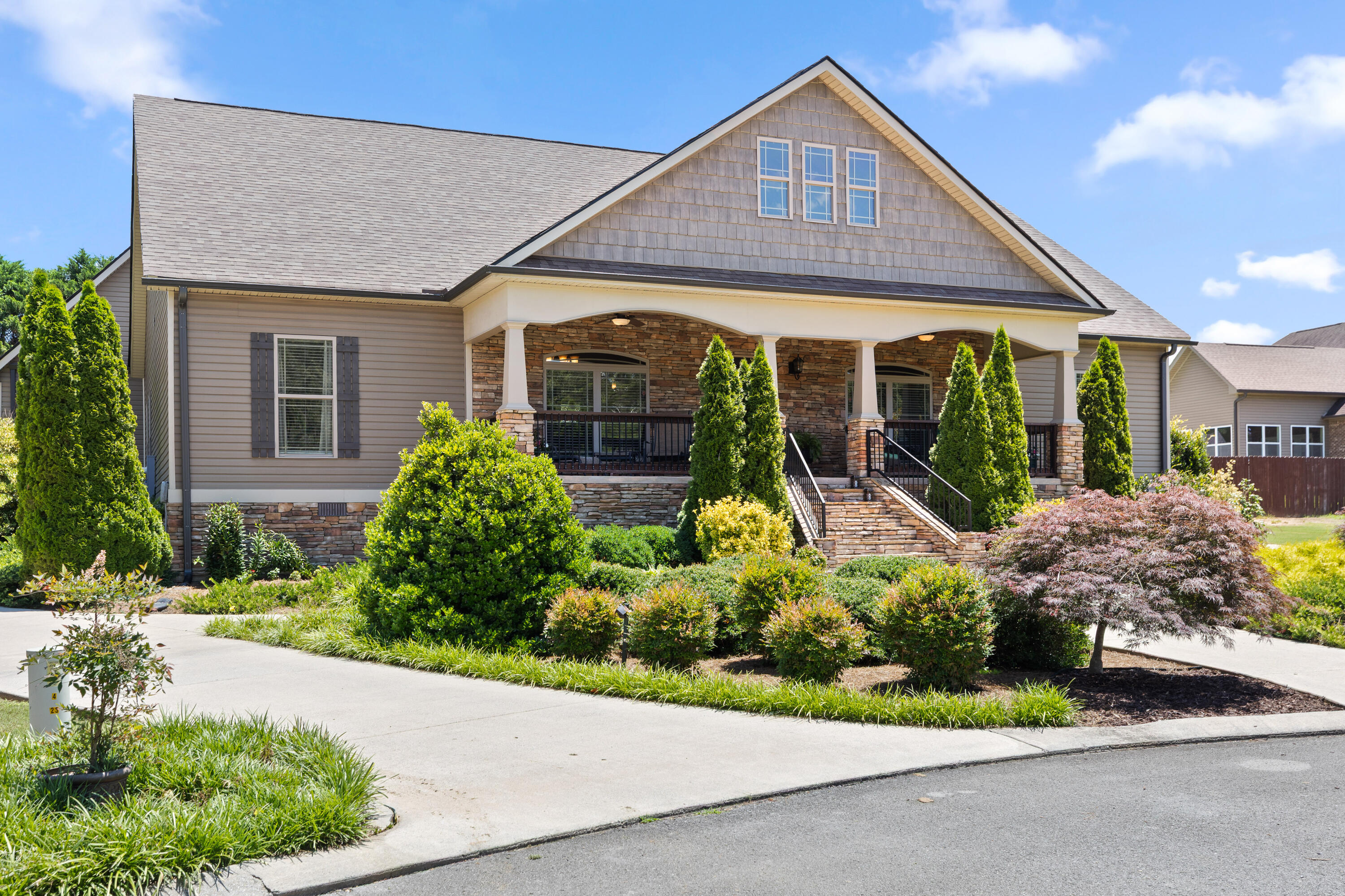 46 W Acorn Drive