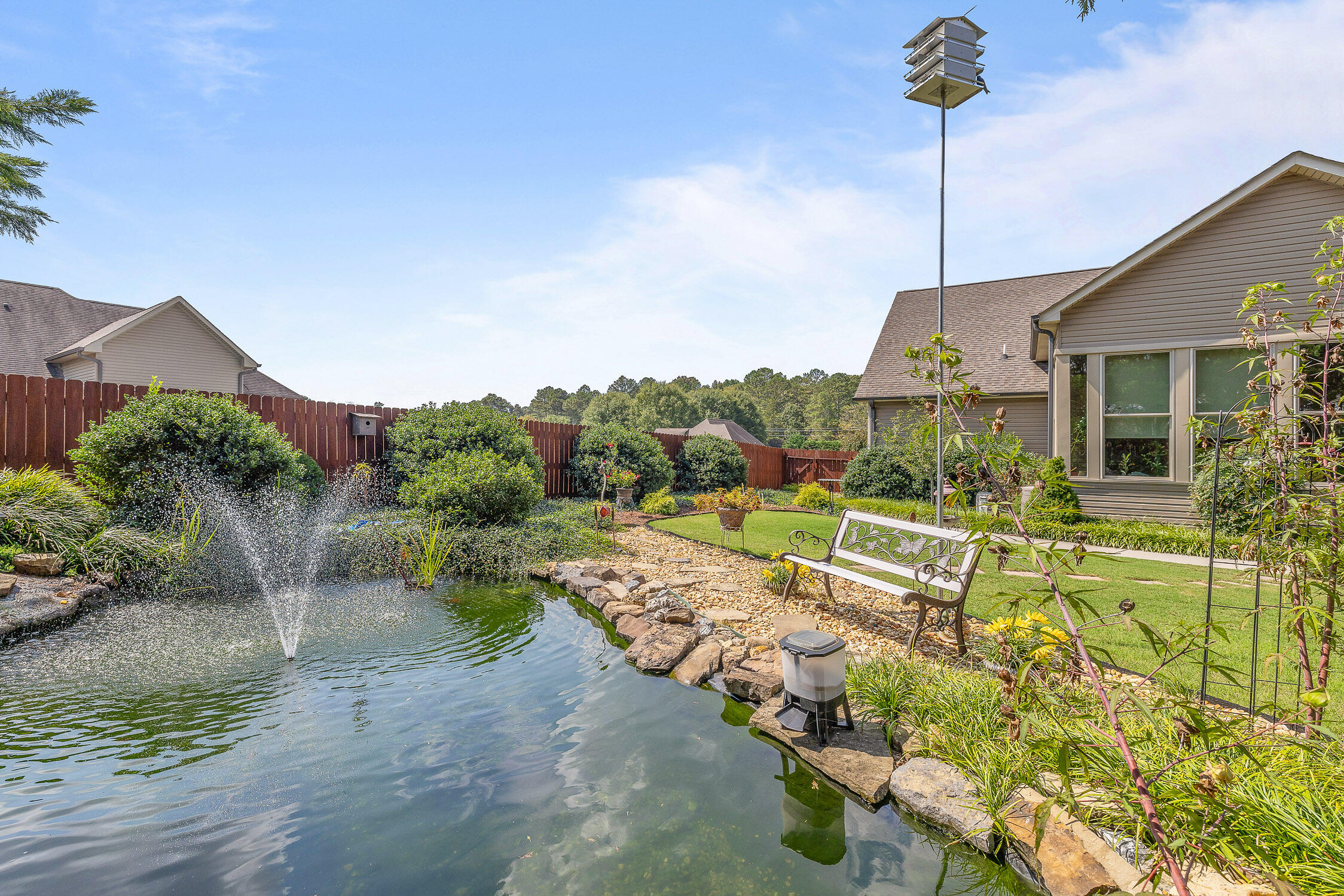 46 W Acorn Drive