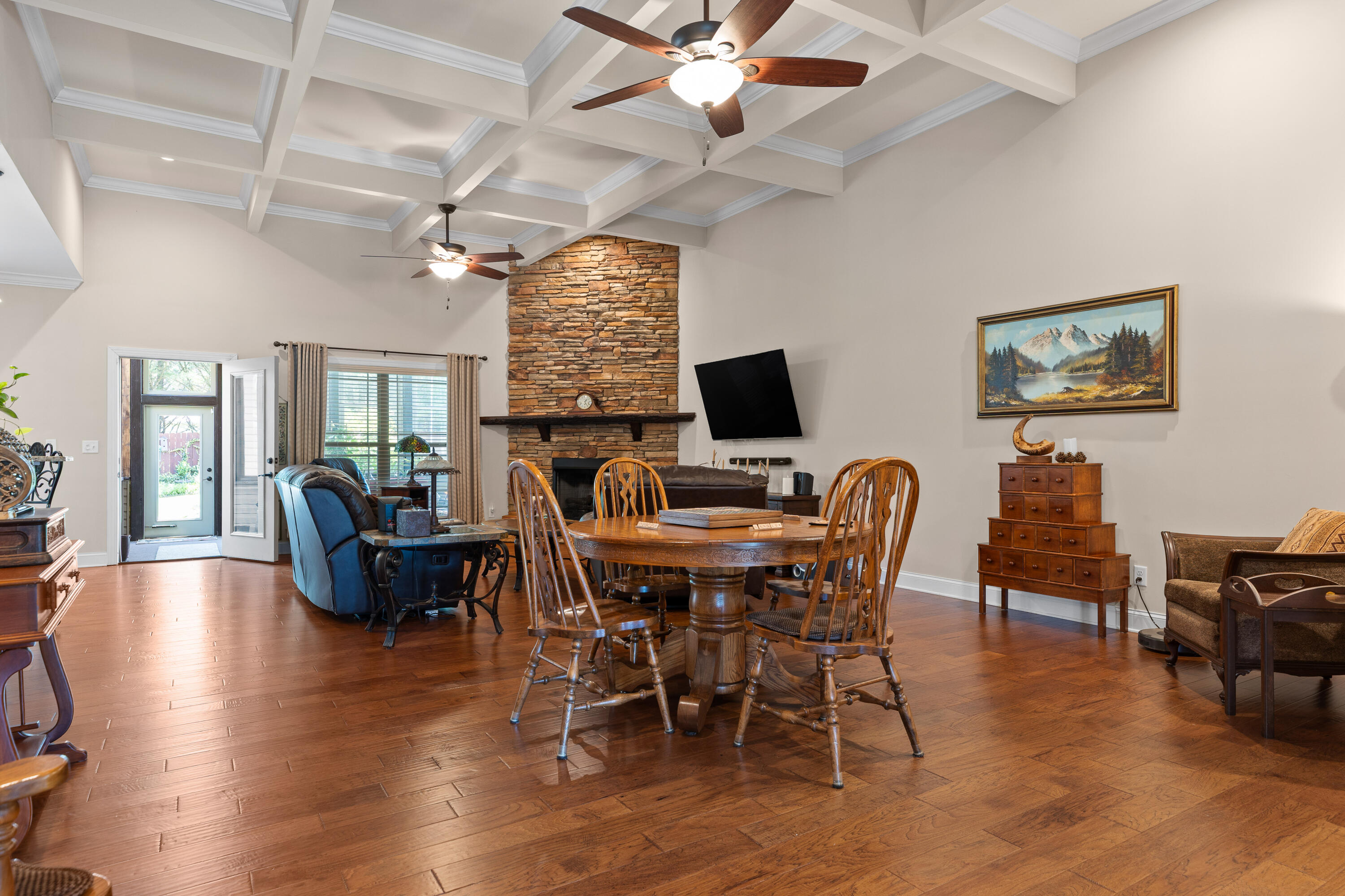 46 W Acorn Drive