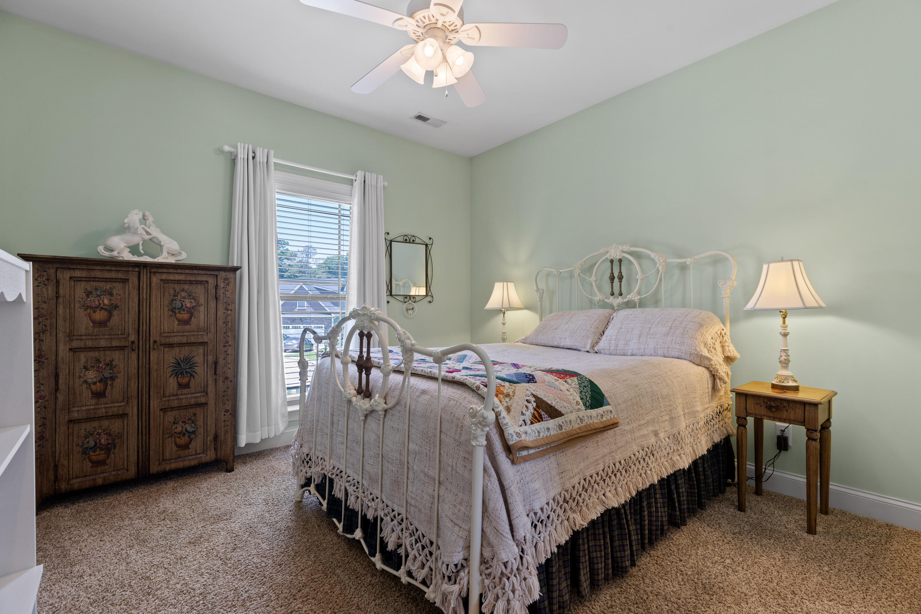 46 W Acorn Drive