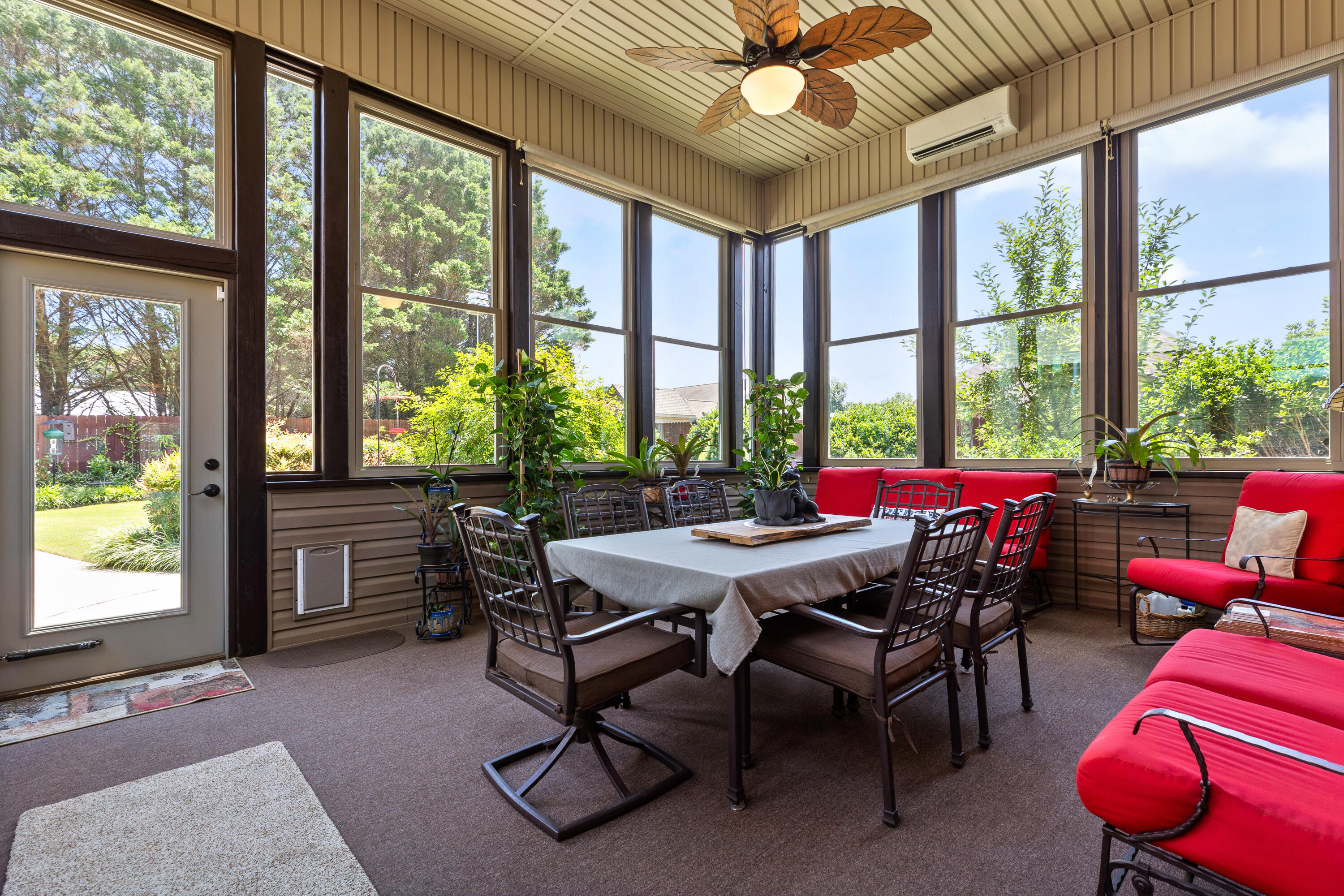 46 W Acorn Drive
