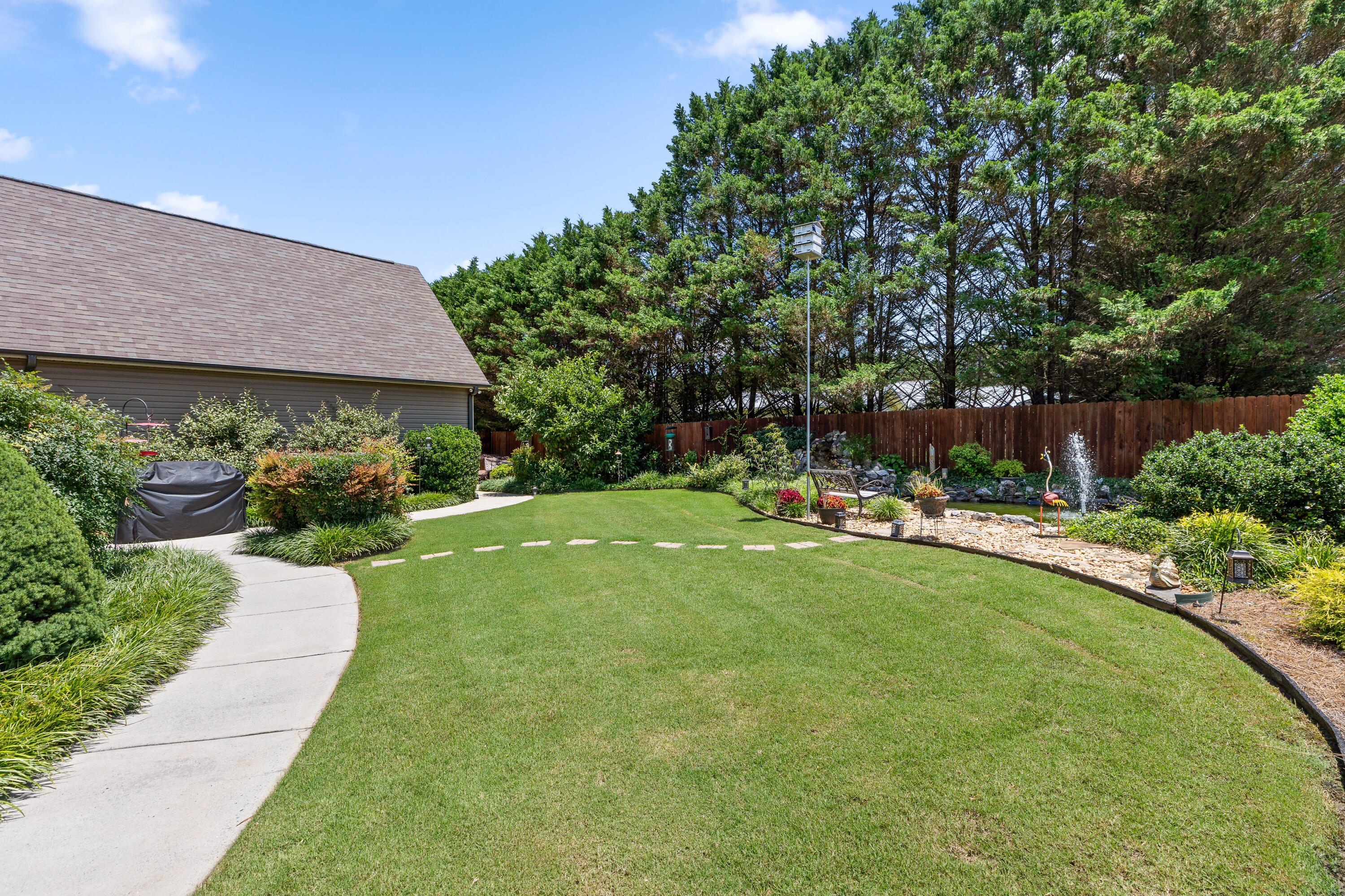46 W Acorn Drive