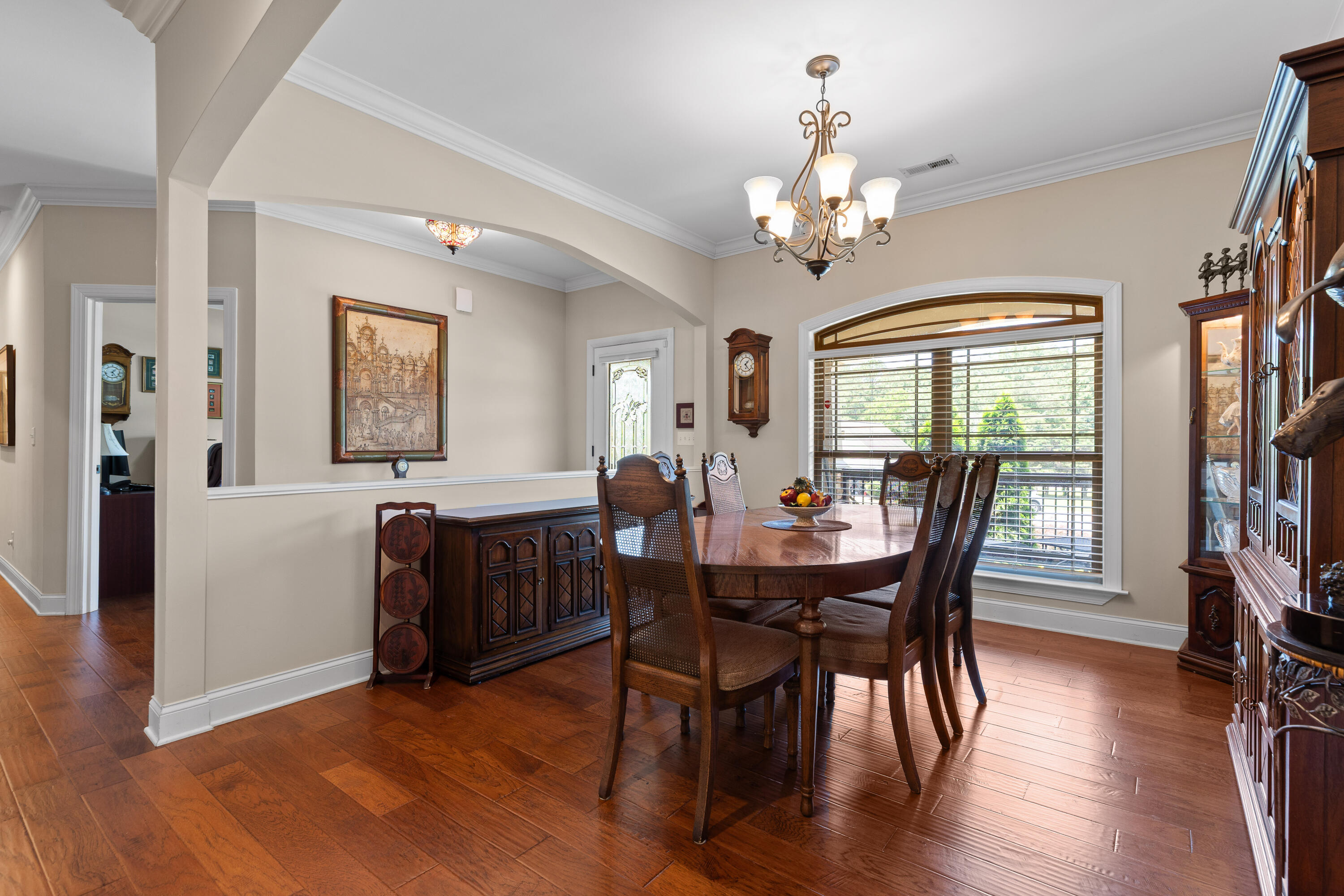 46 W Acorn Drive