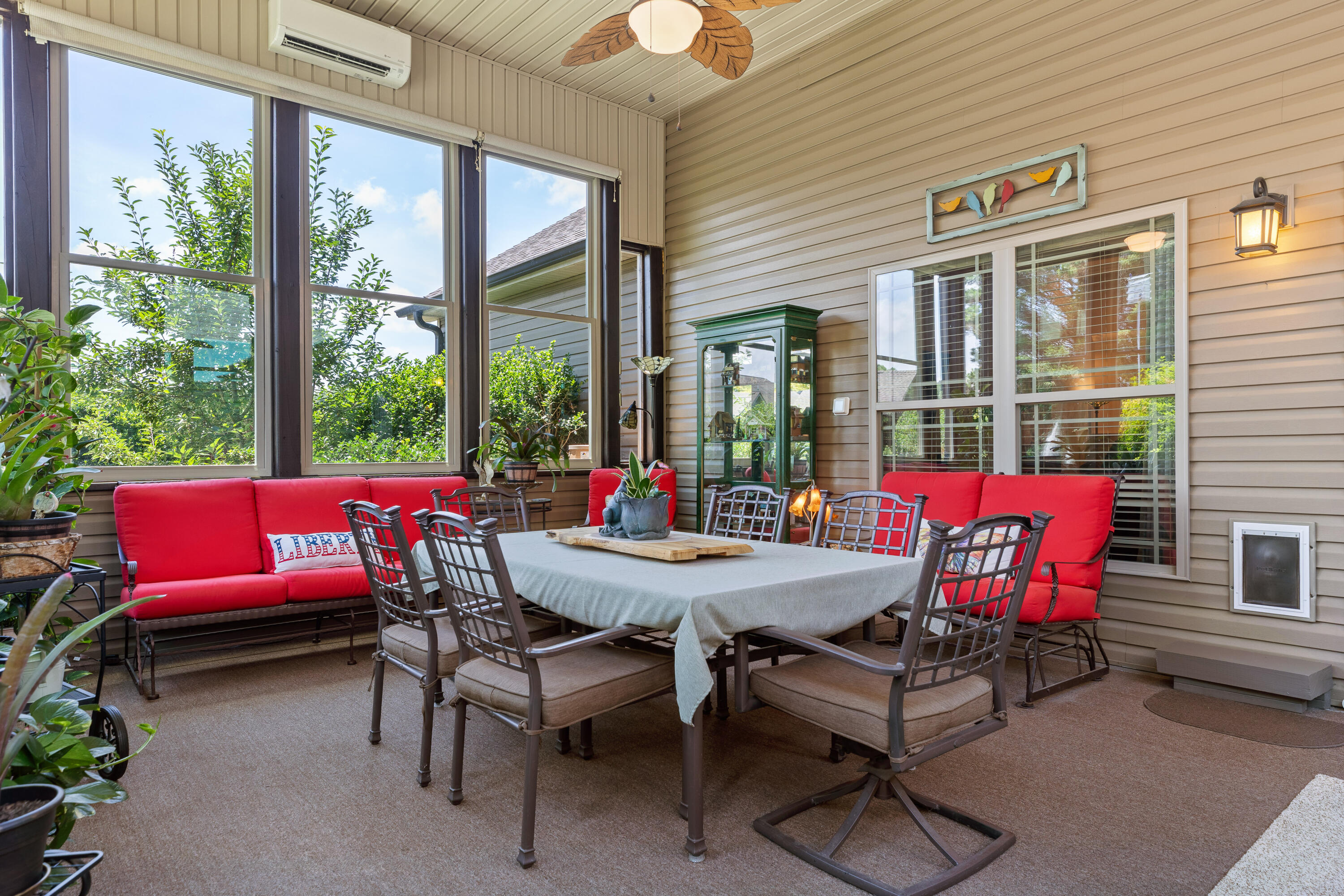 46 W Acorn Drive