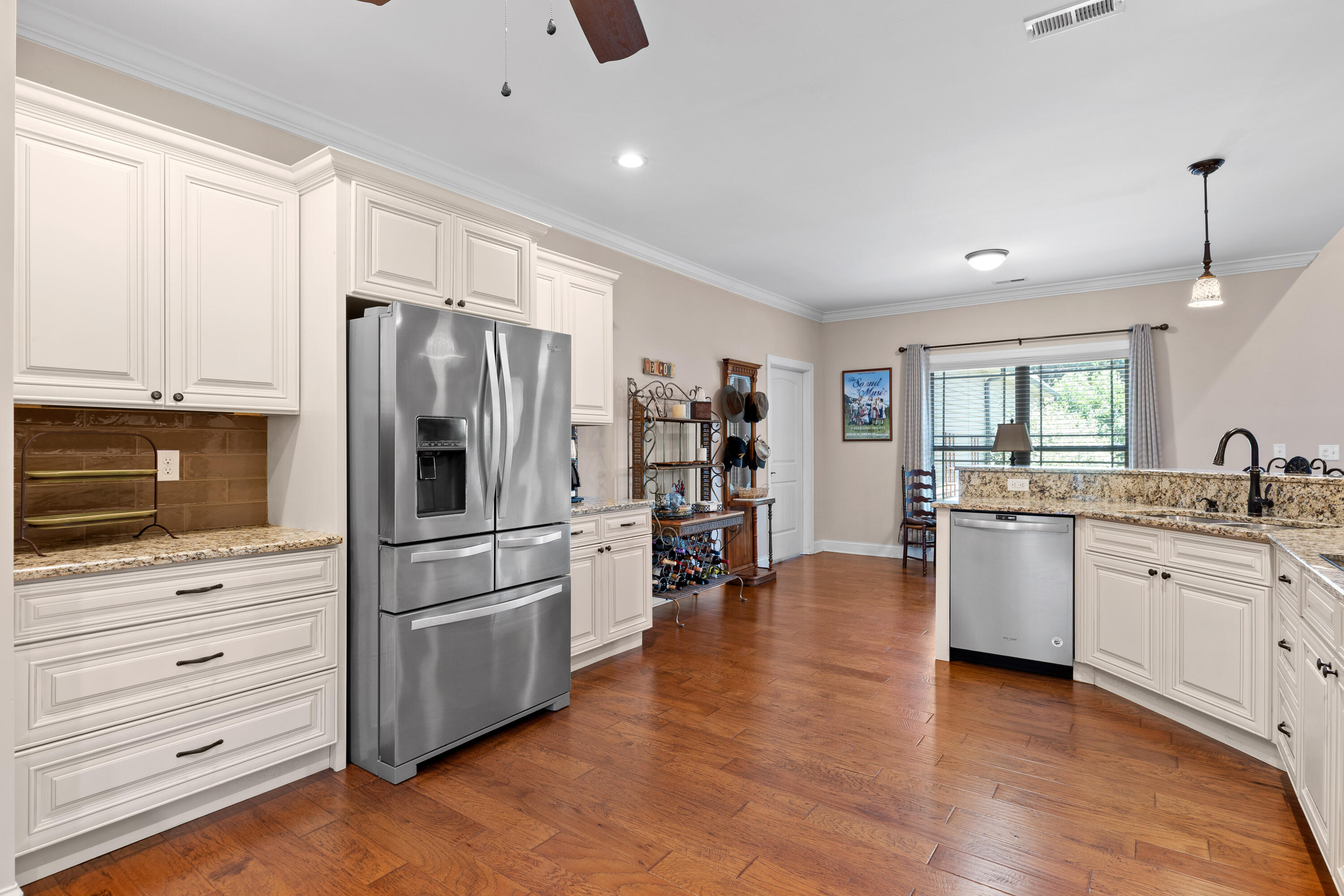 46 W Acorn Drive