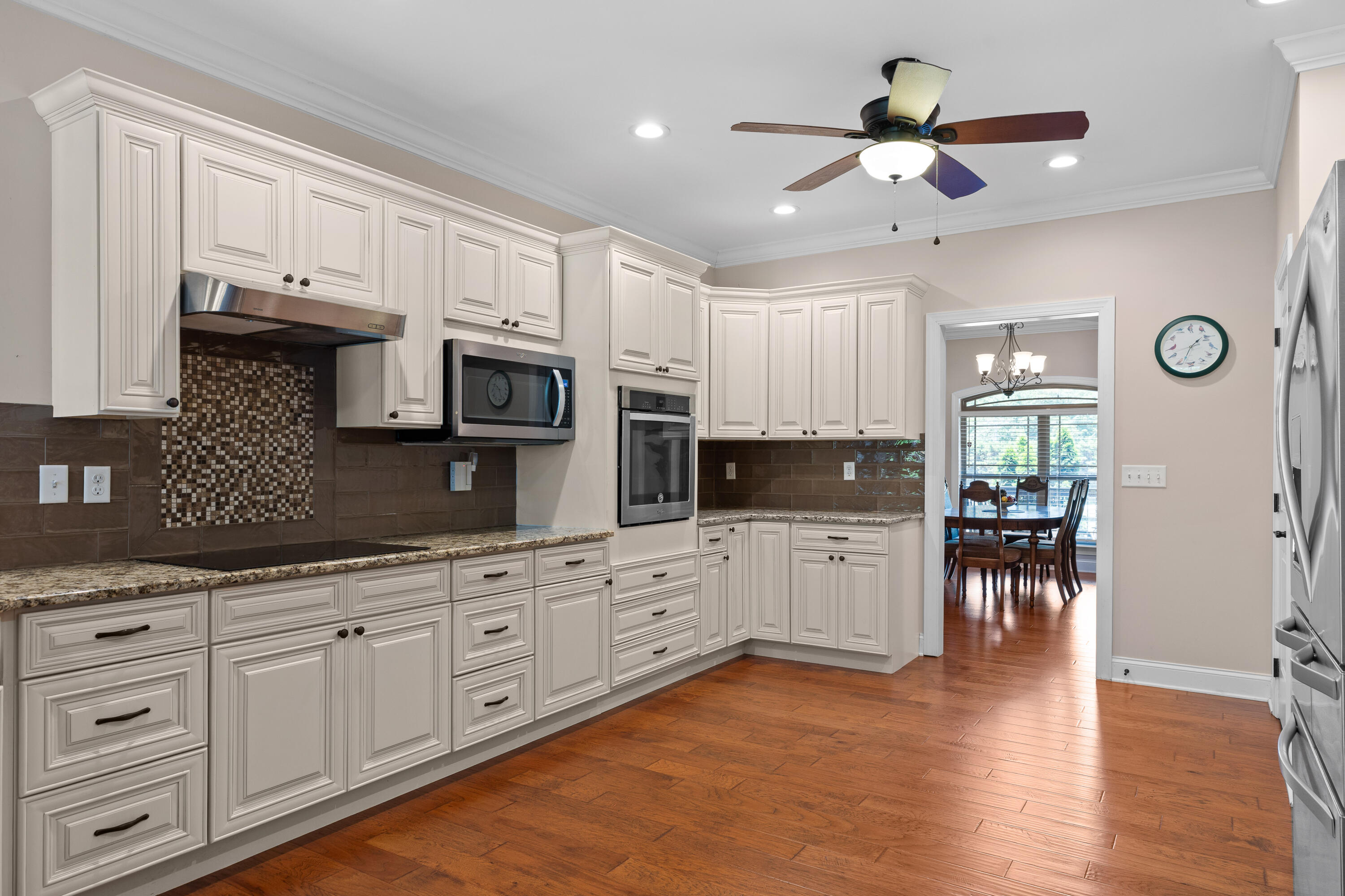 46 W Acorn Drive