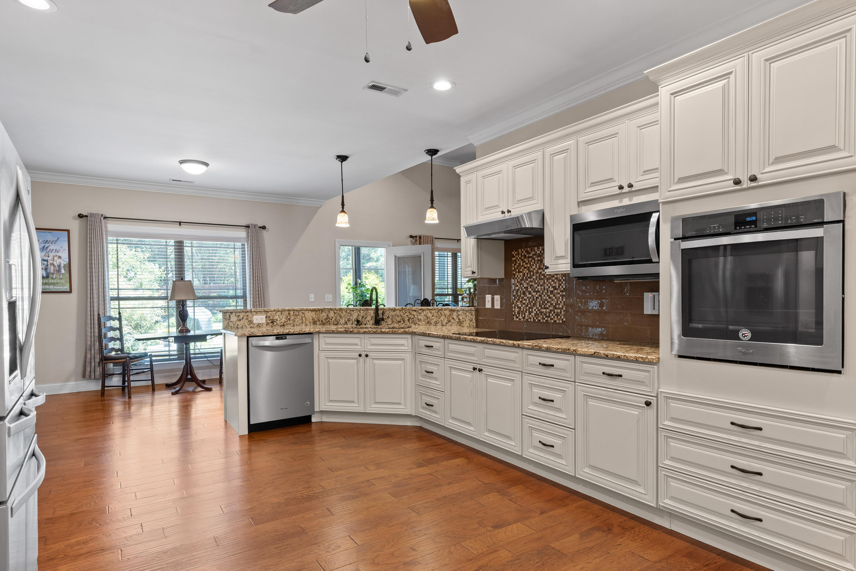 46 W Acorn Drive