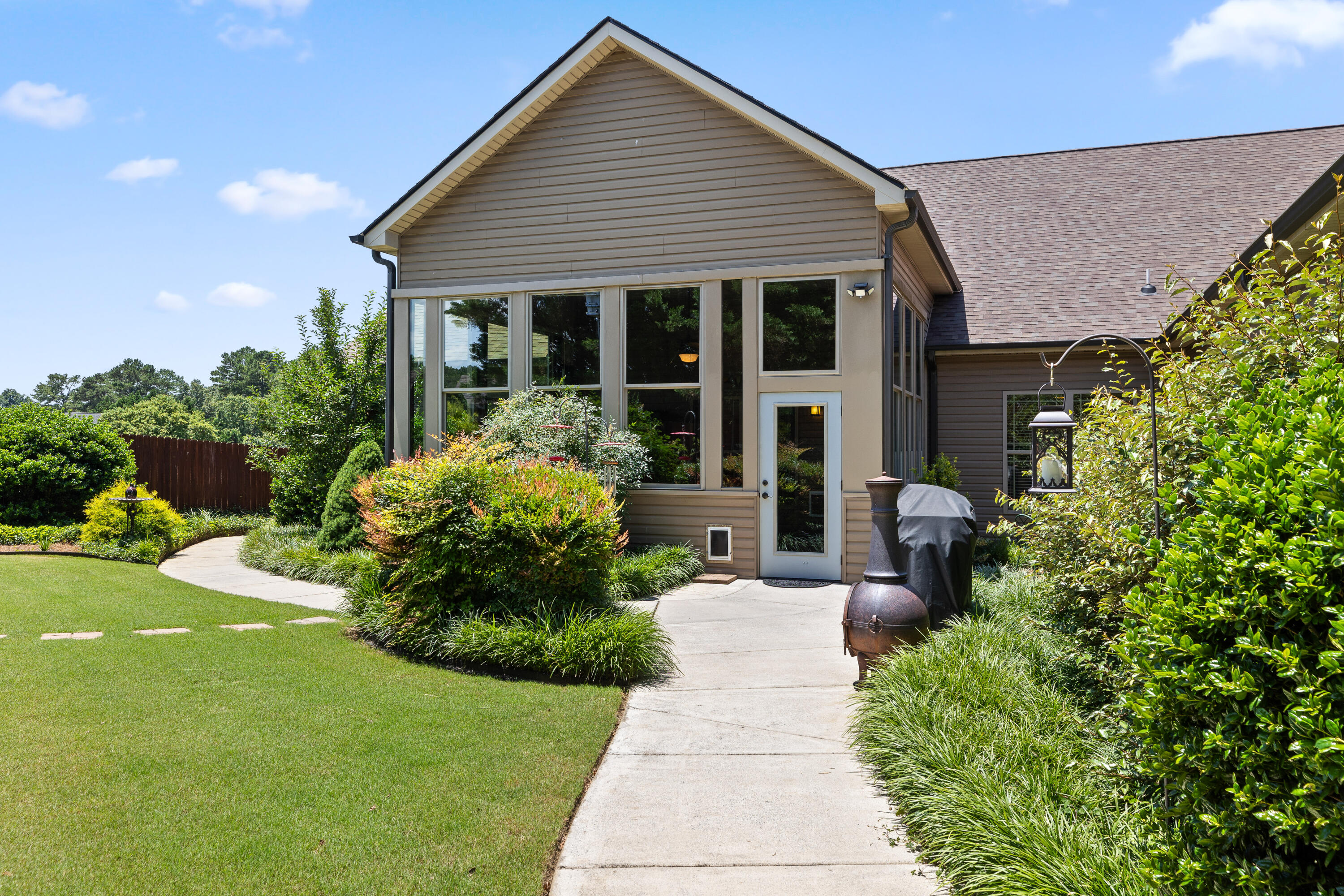 46 W Acorn Drive