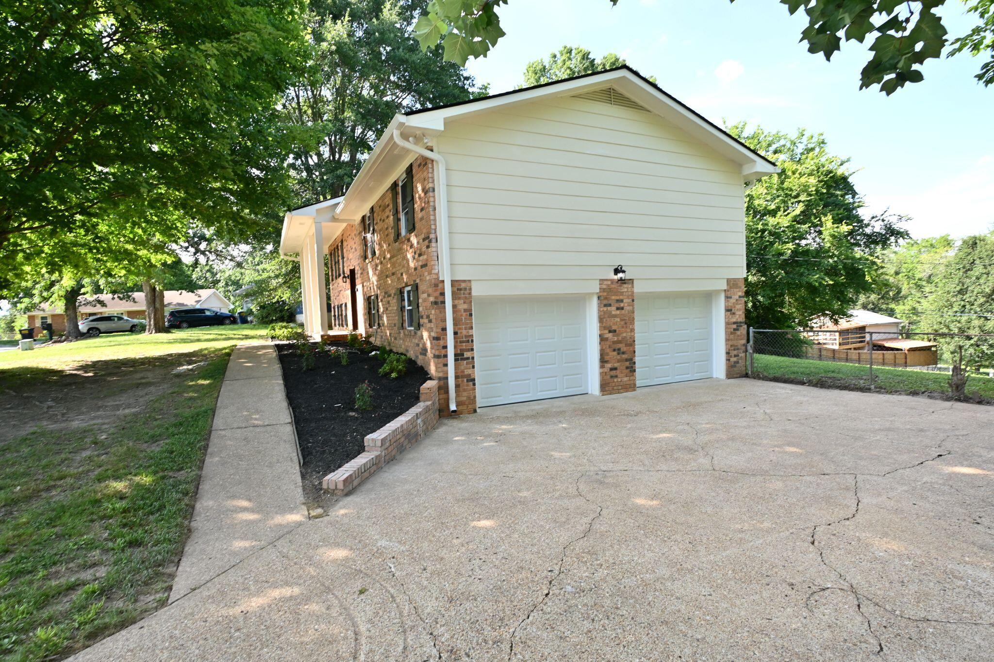 1829 Bay Hill Drive