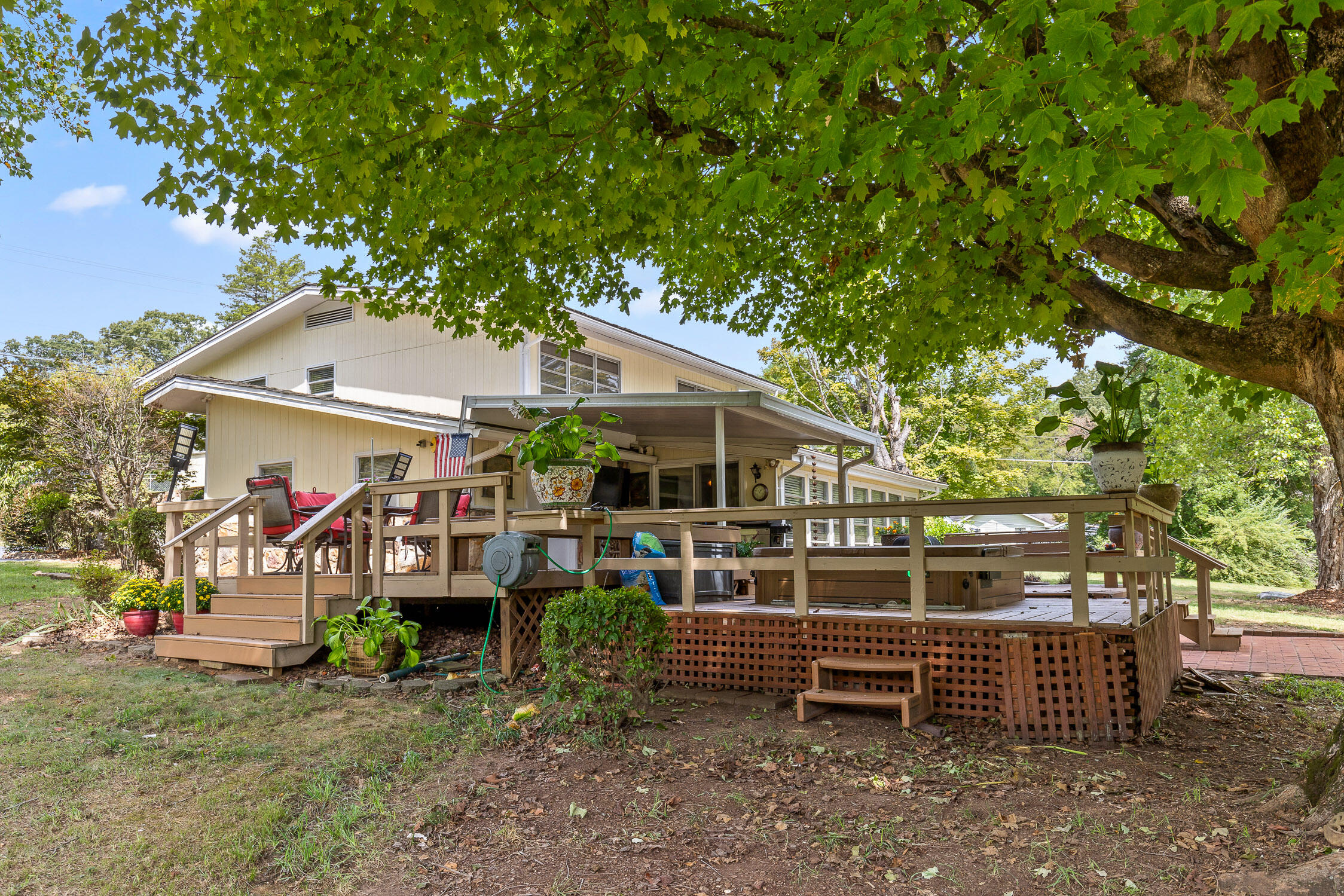 9245 Sunny Shore Lane