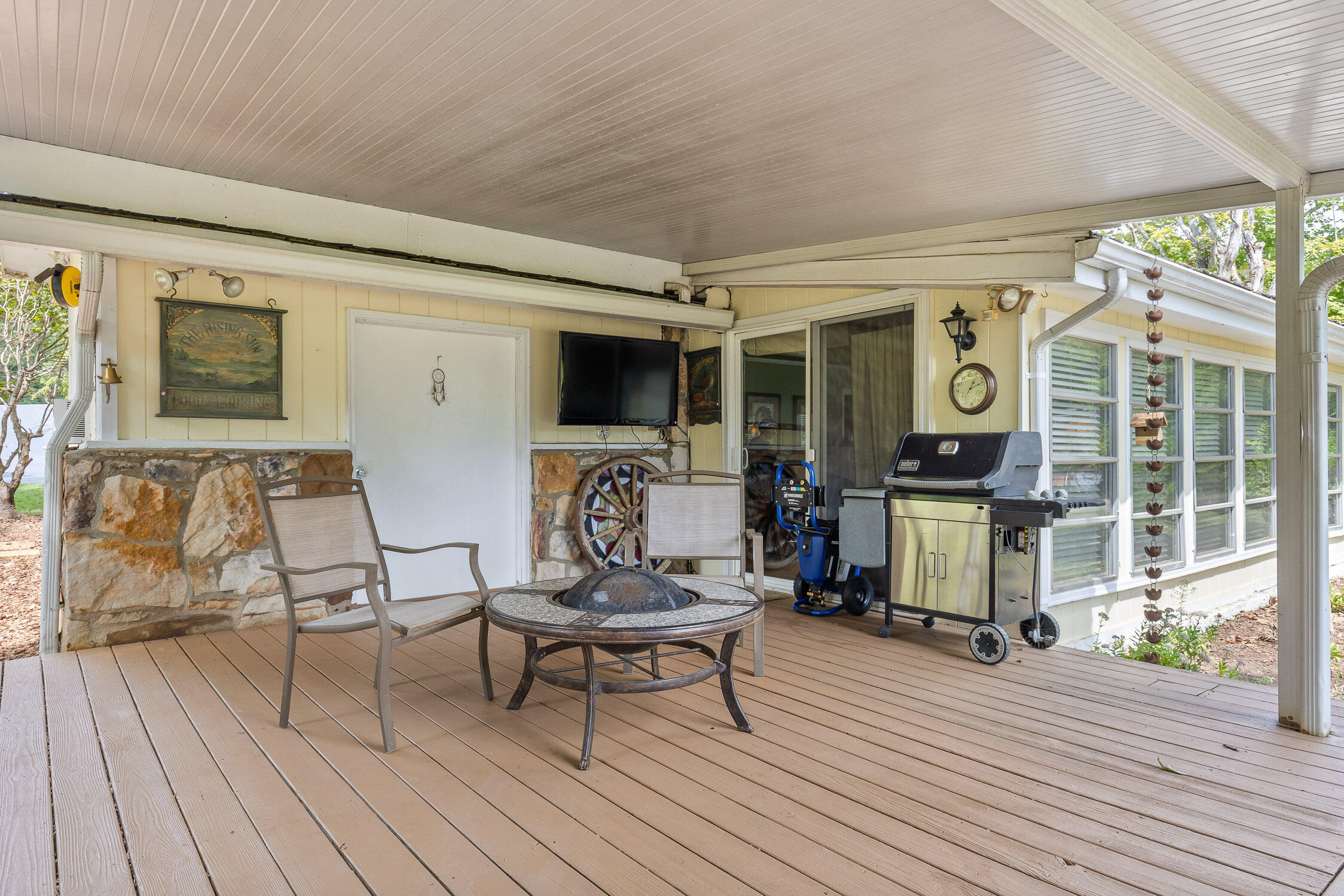 9245 Sunny Shore Lane