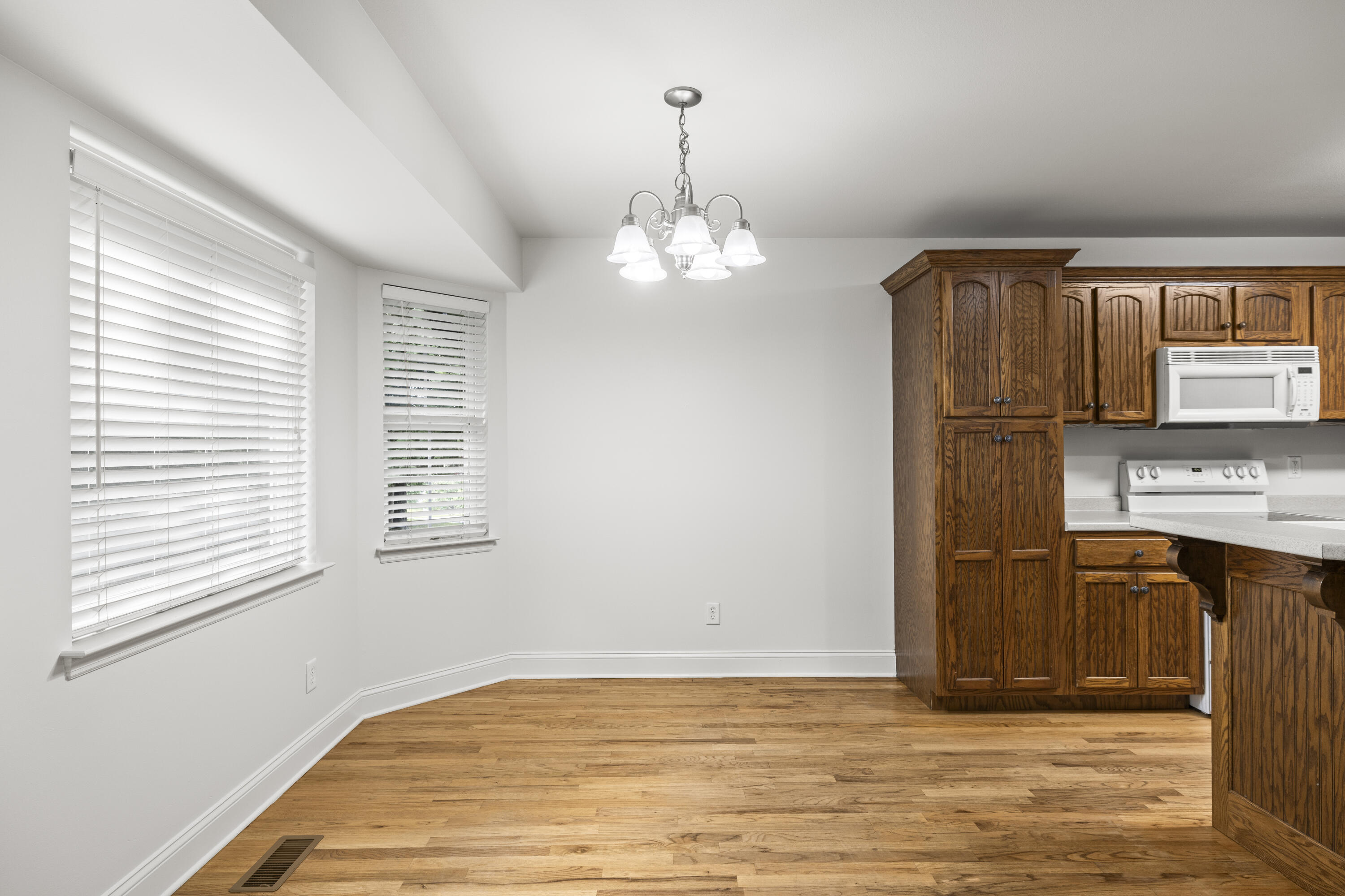 9108 Broad Leaf Lane