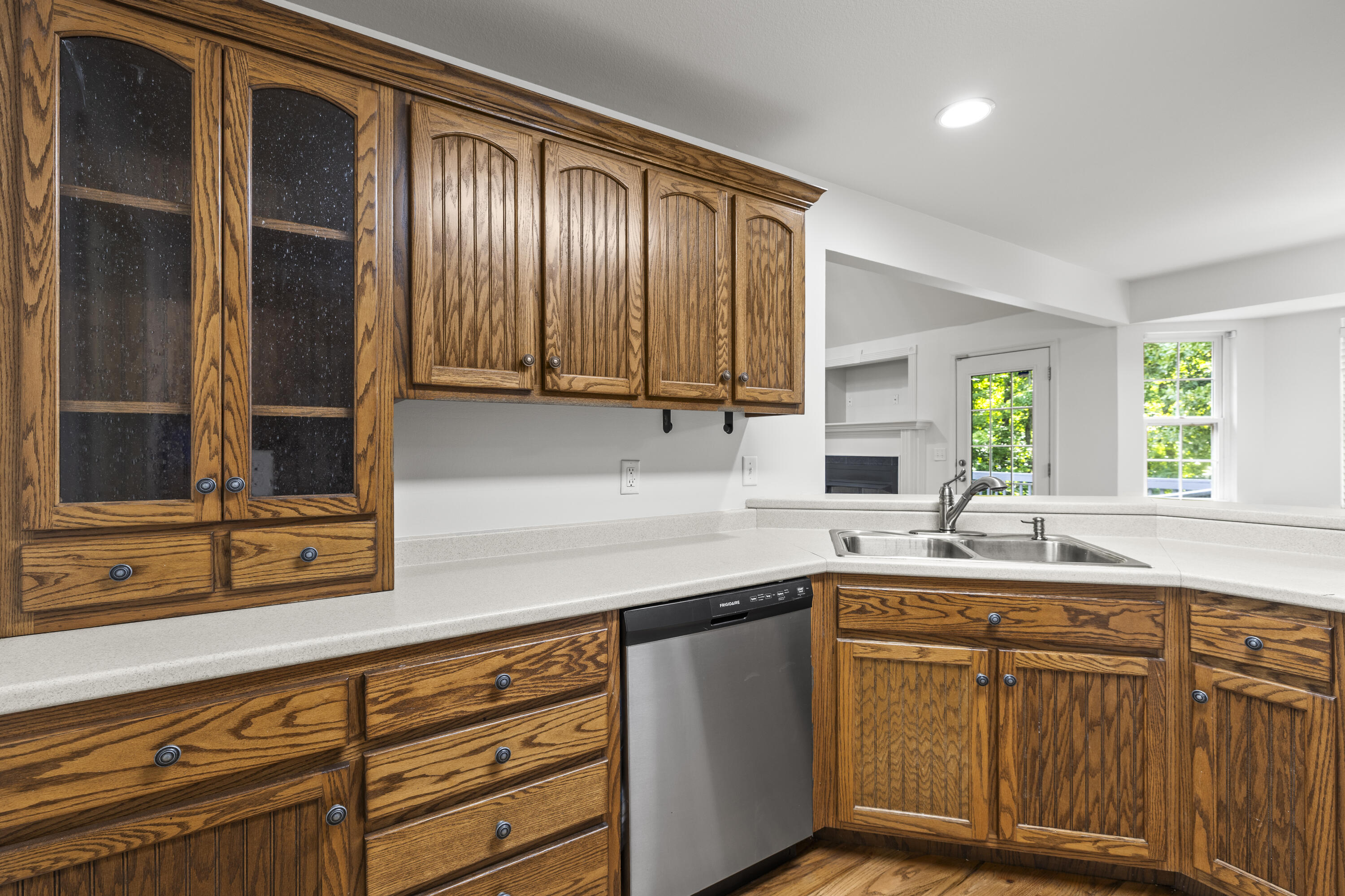 9108 Broad Leaf Lane