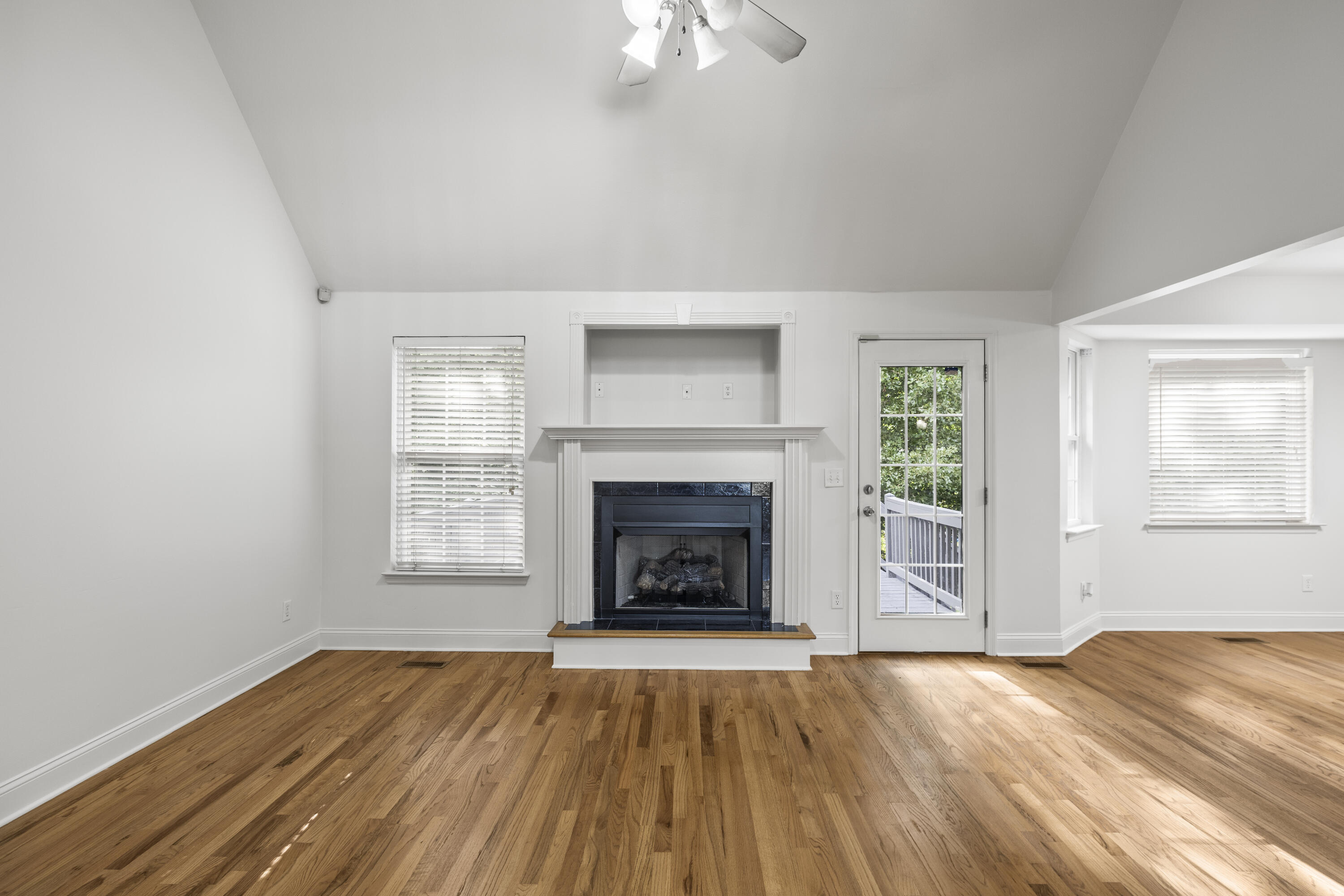 9108 Broad Leaf Lane