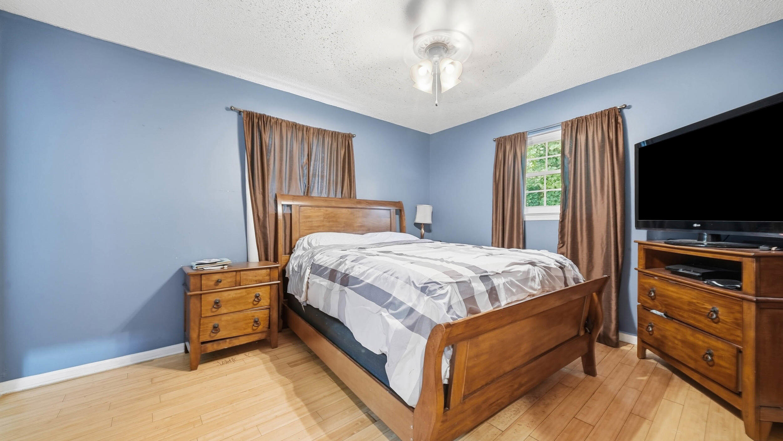9121 N Hickory Valley Road