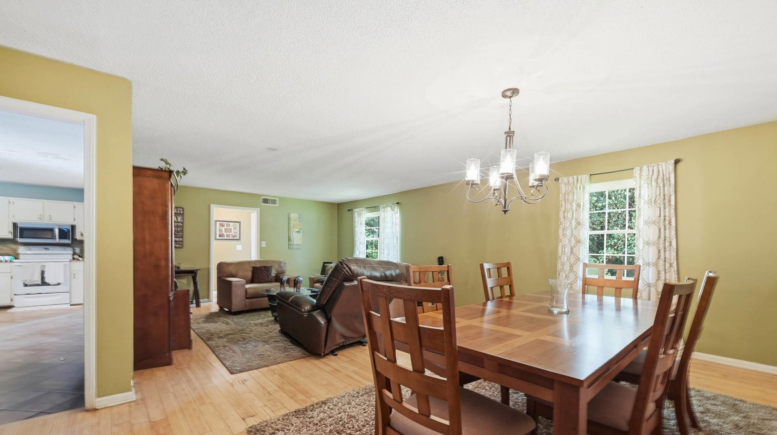 9121 N Hickory Valley Road