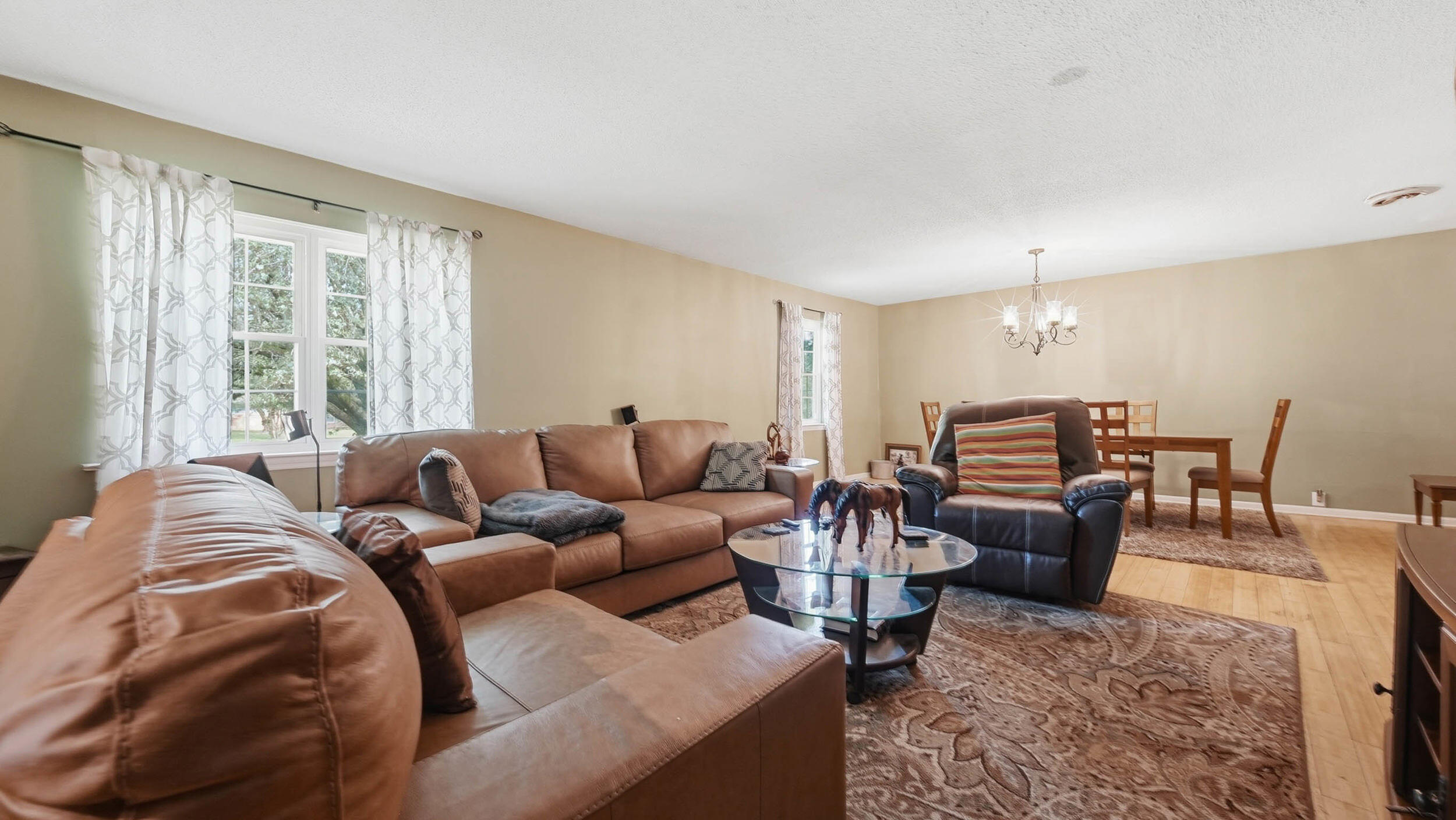 9121 N Hickory Valley Road