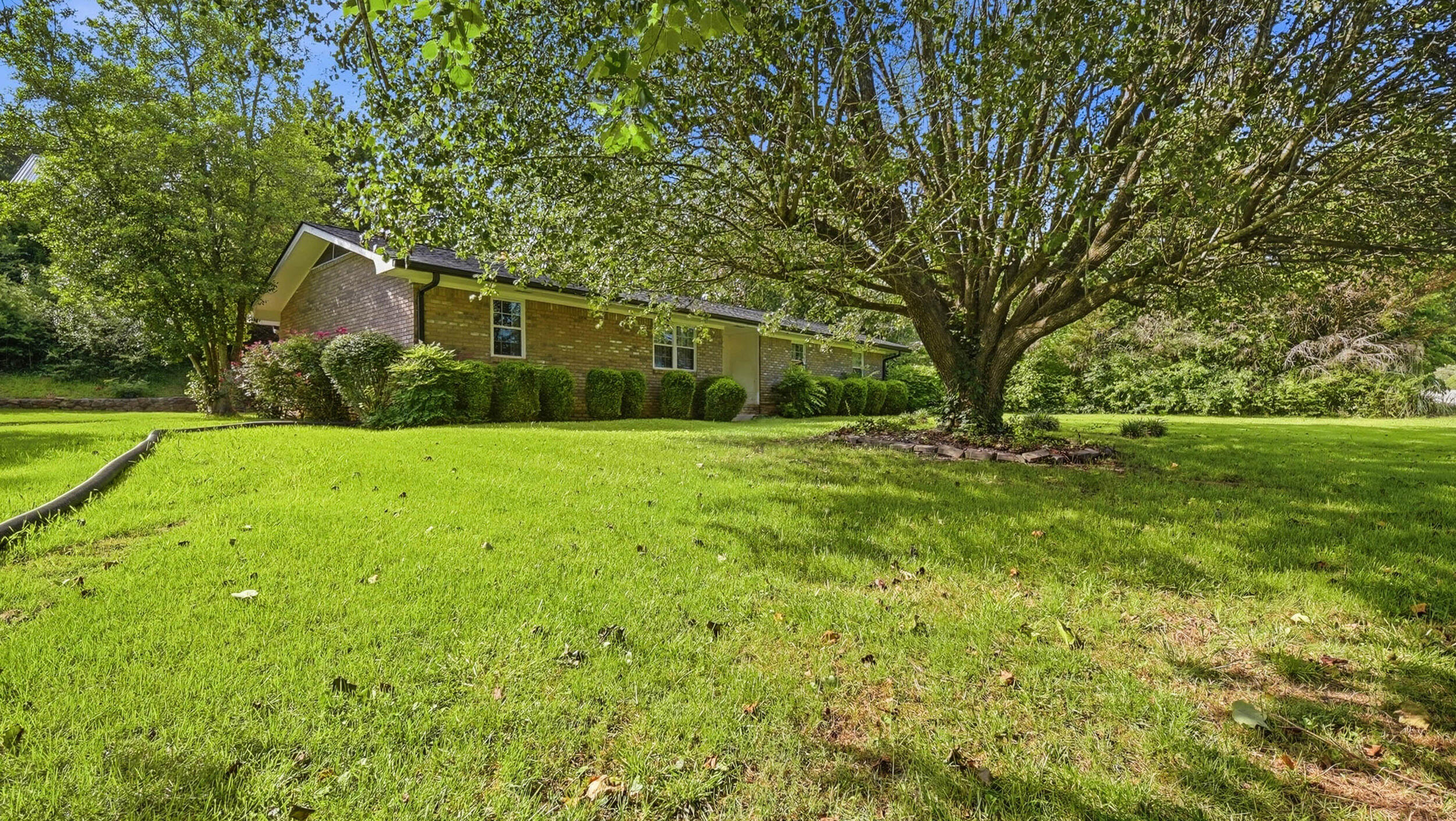 9121 N Hickory Valley Road