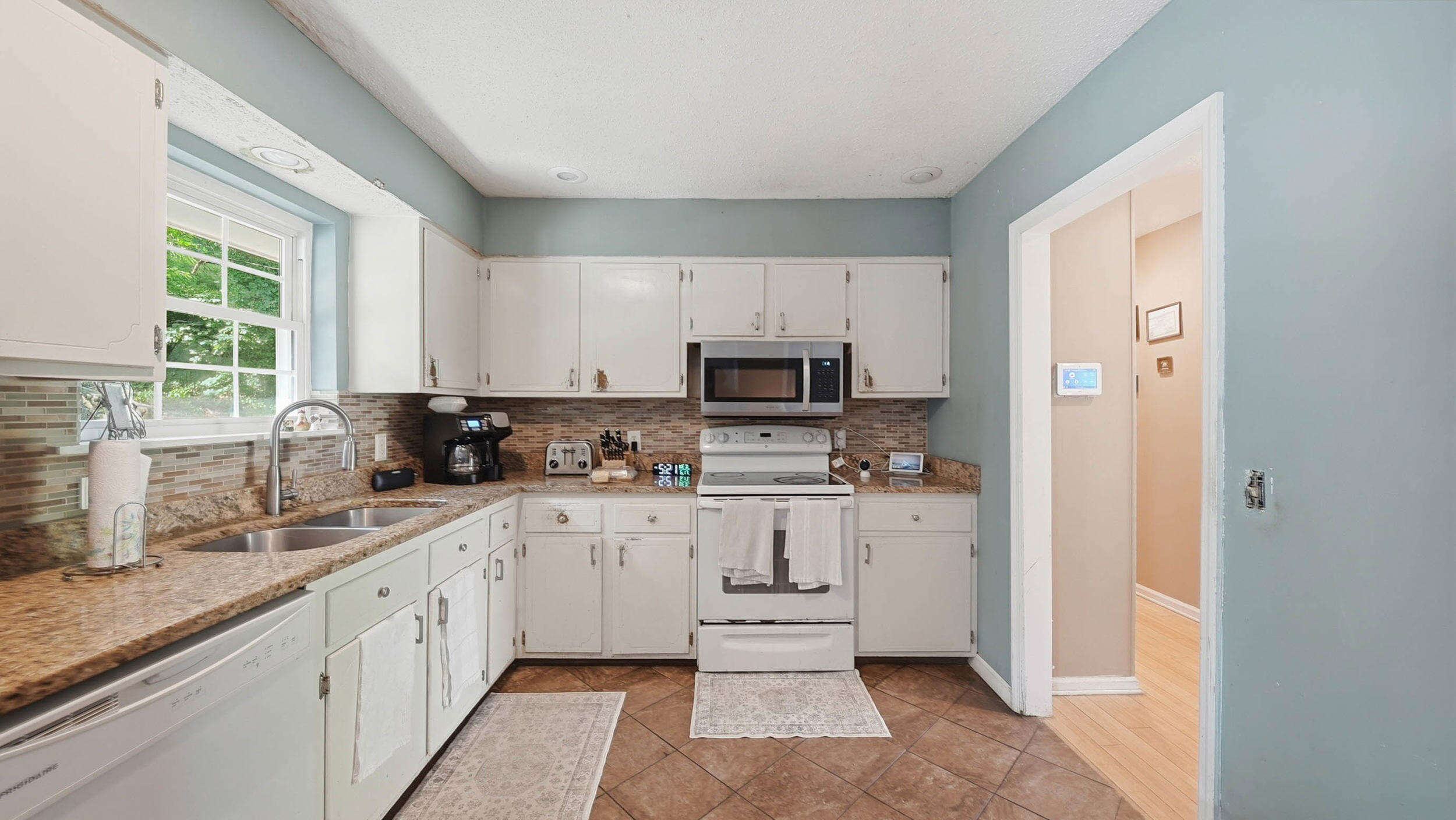 9121 N Hickory Valley Road