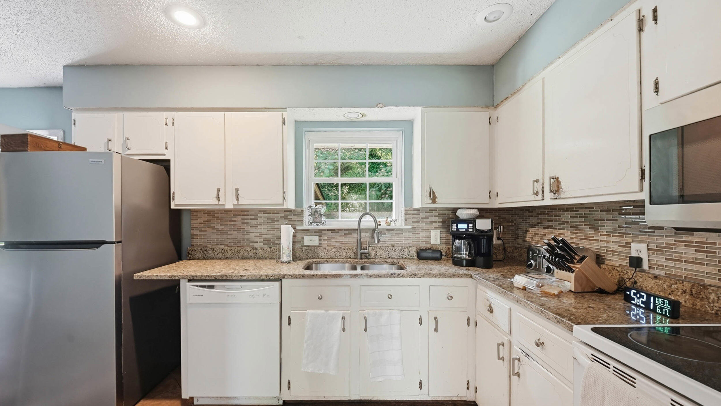 9121 N Hickory Valley Road