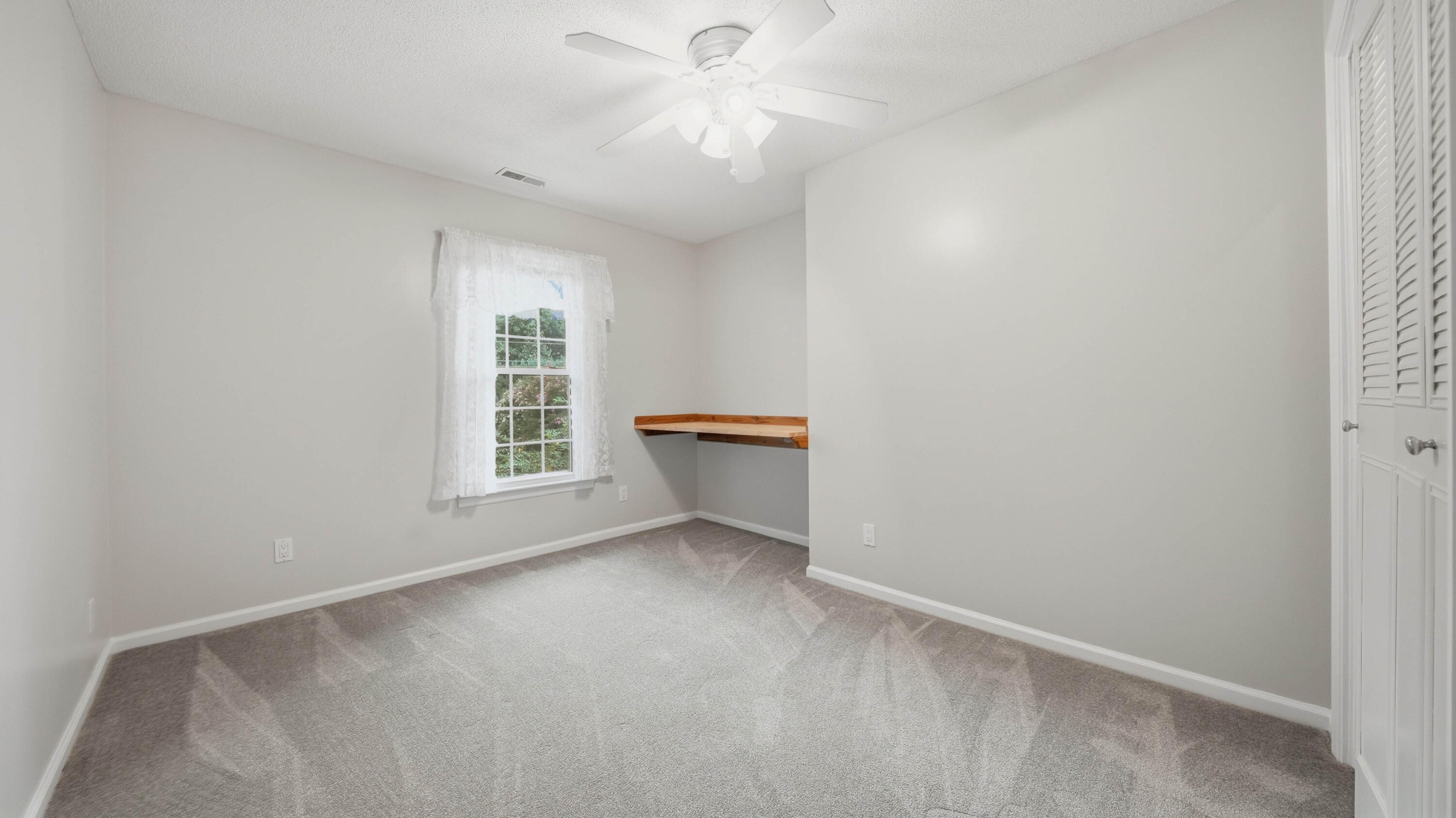 9515 Timberlog Drive