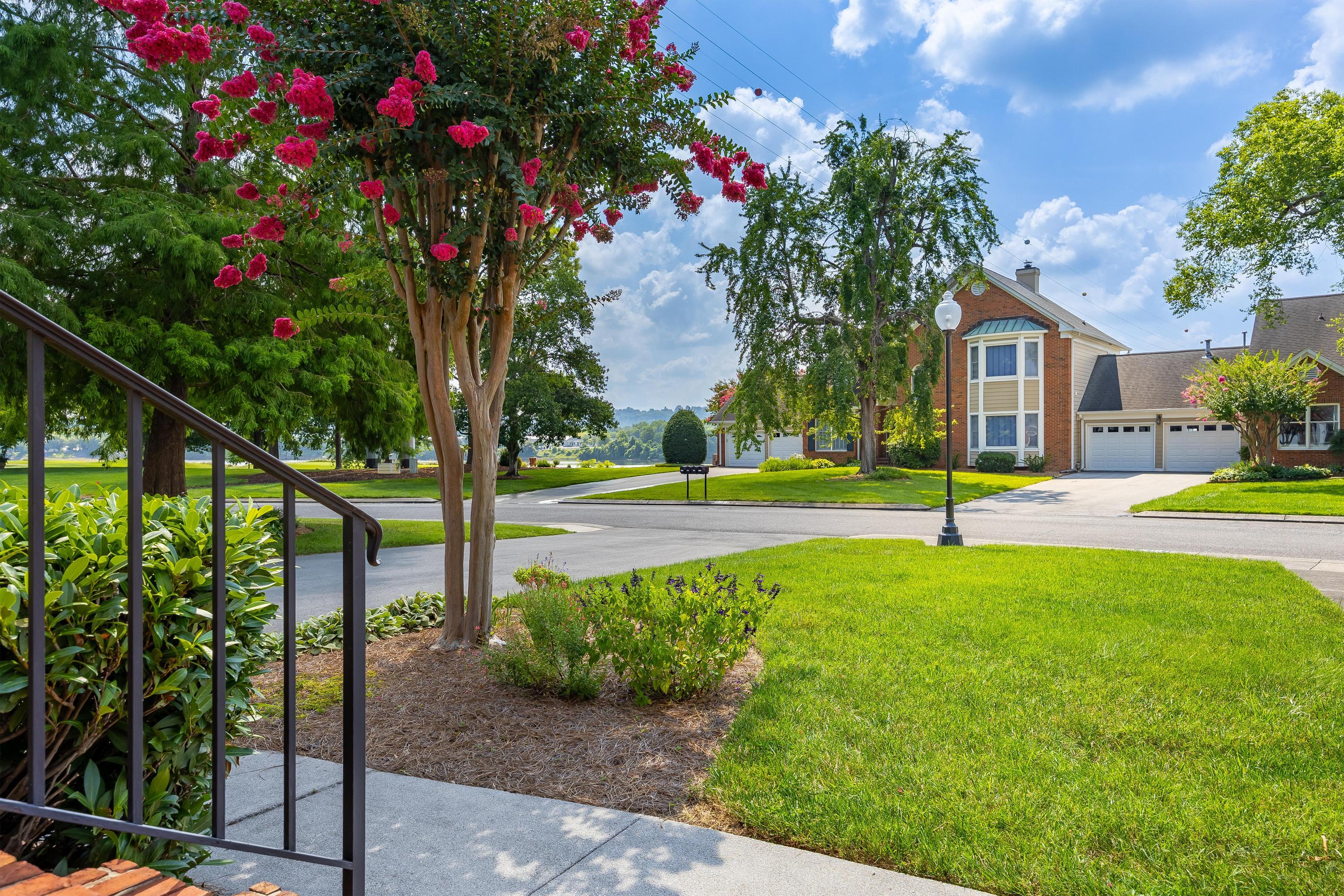 1516 Heritage Landing Drive