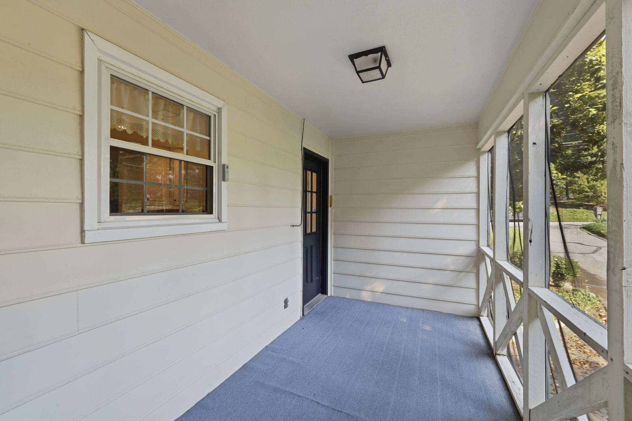 988 Stone Crest Circle