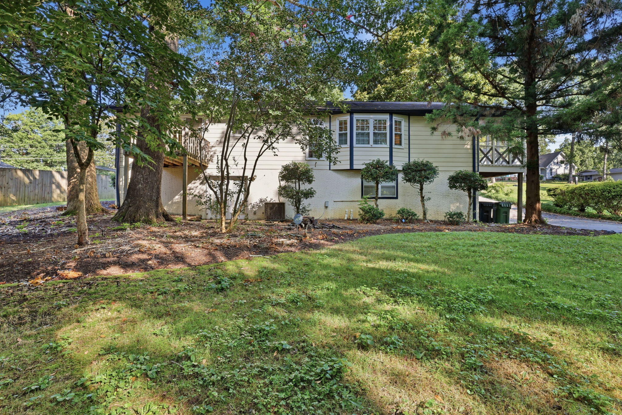 988 Stone Crest Circle