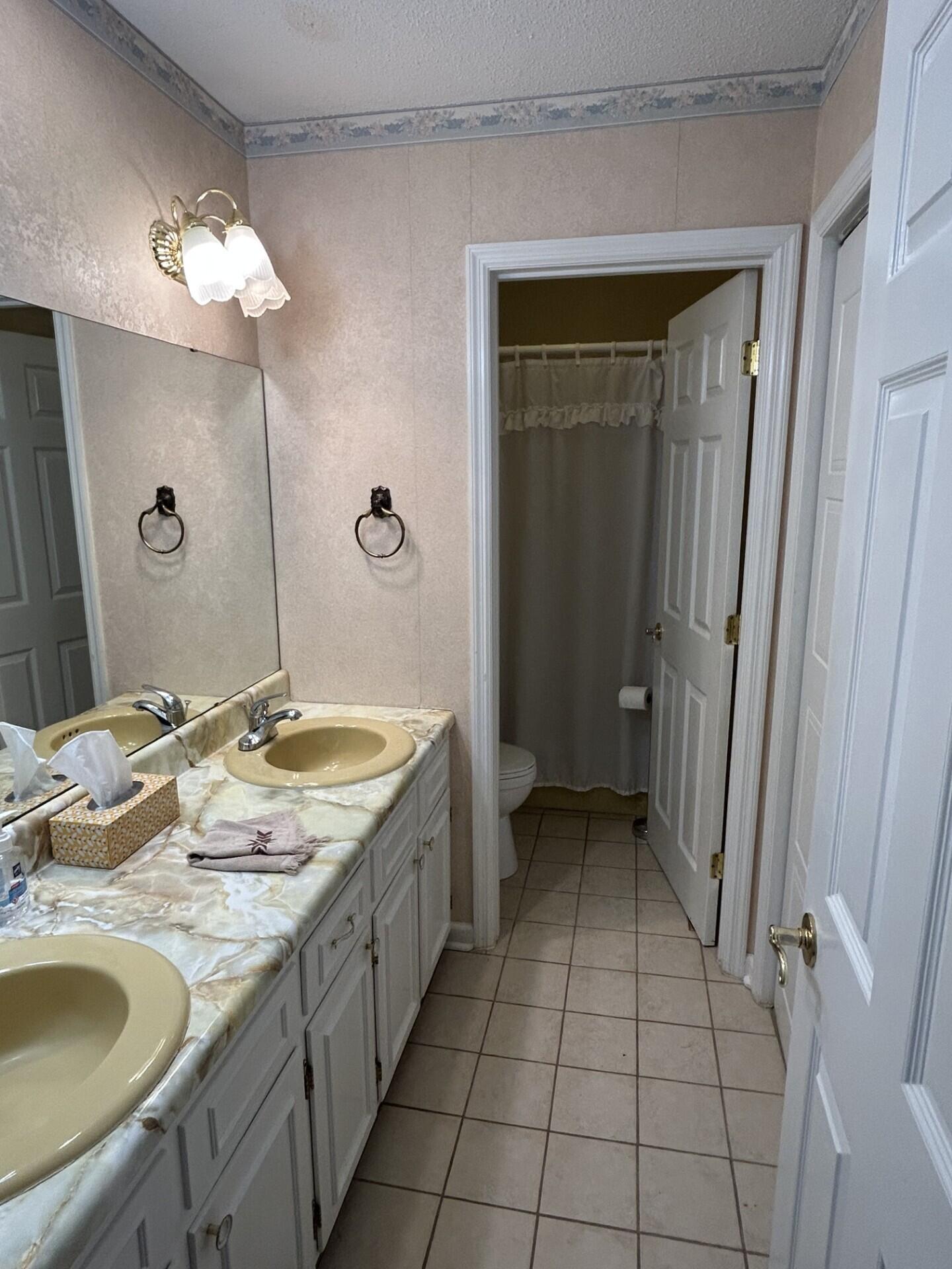 988 Stone Crest Circle