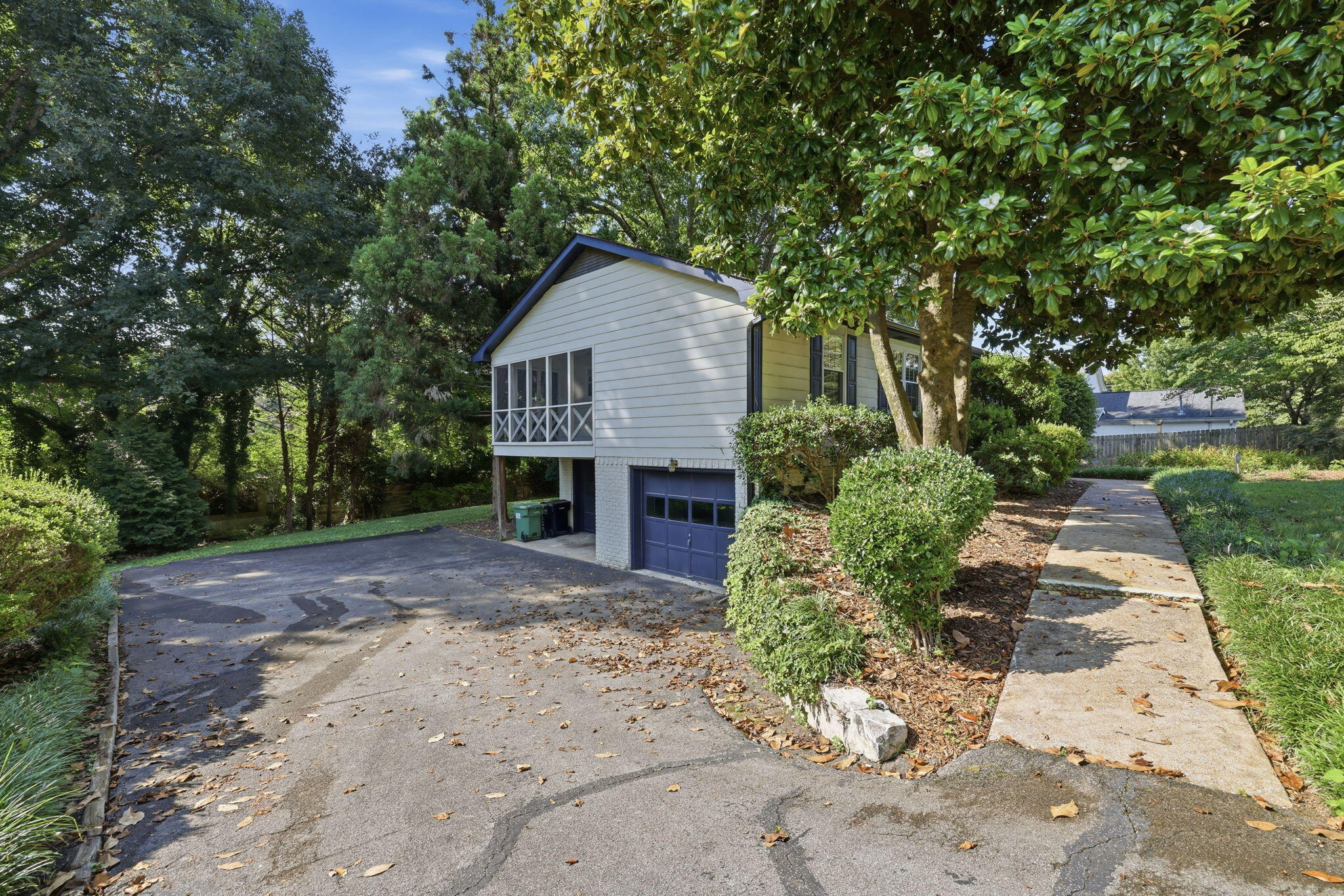 988 Stone Crest Circle