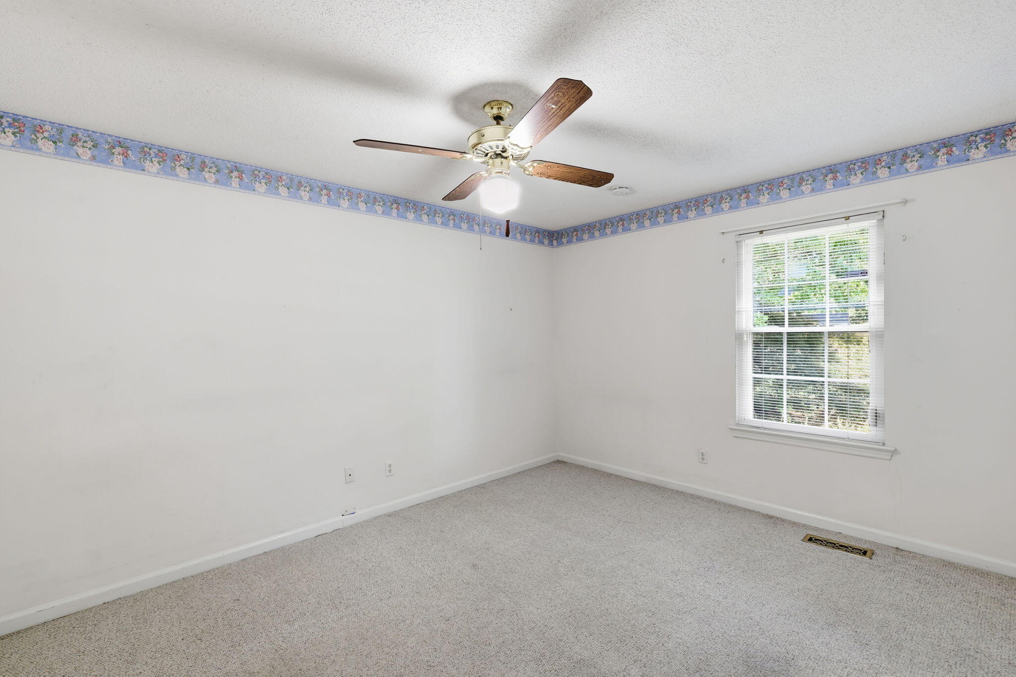 988 Stone Crest Circle